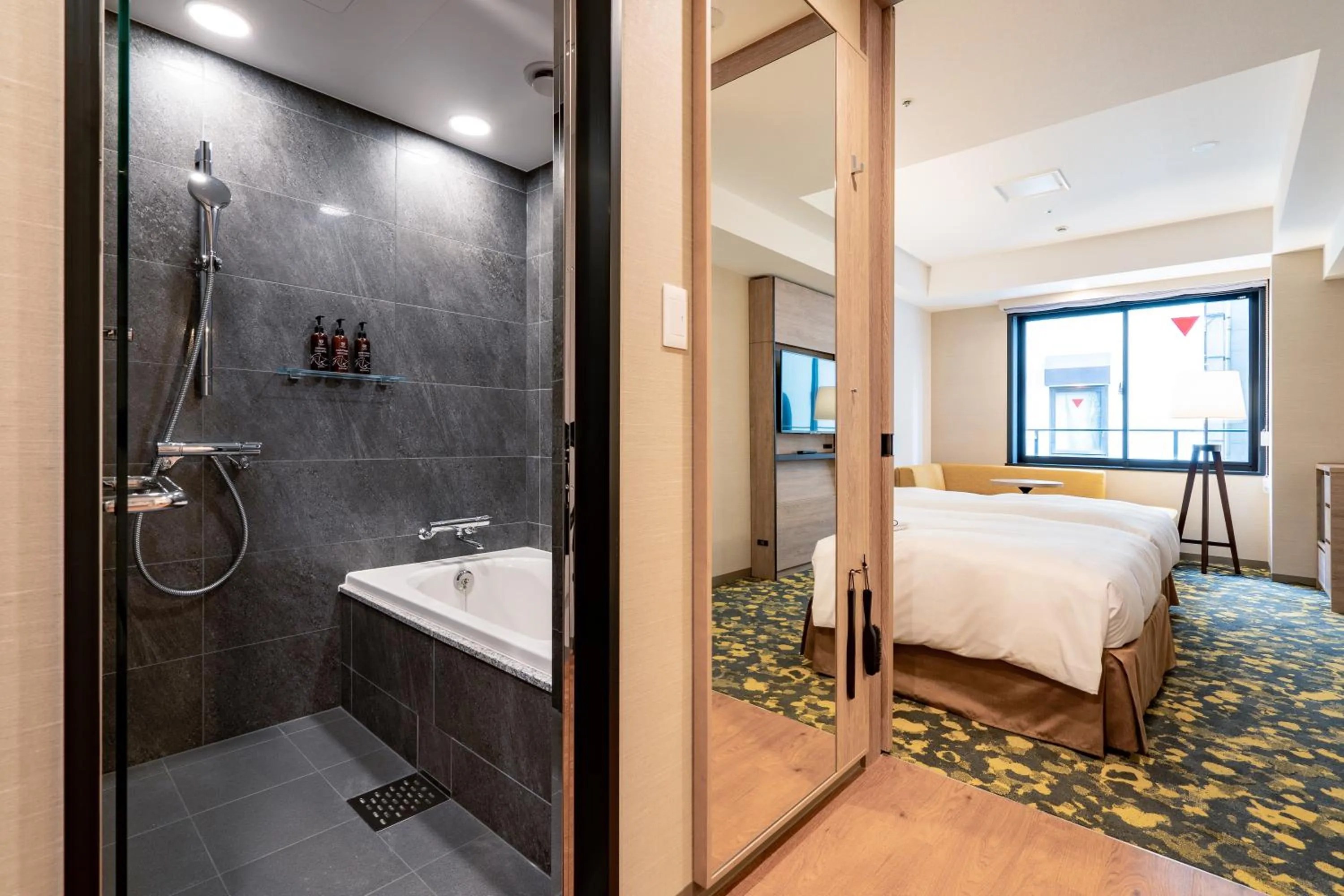 Other, Bed in The Royal Park Canvas - Kobe Sannomiya