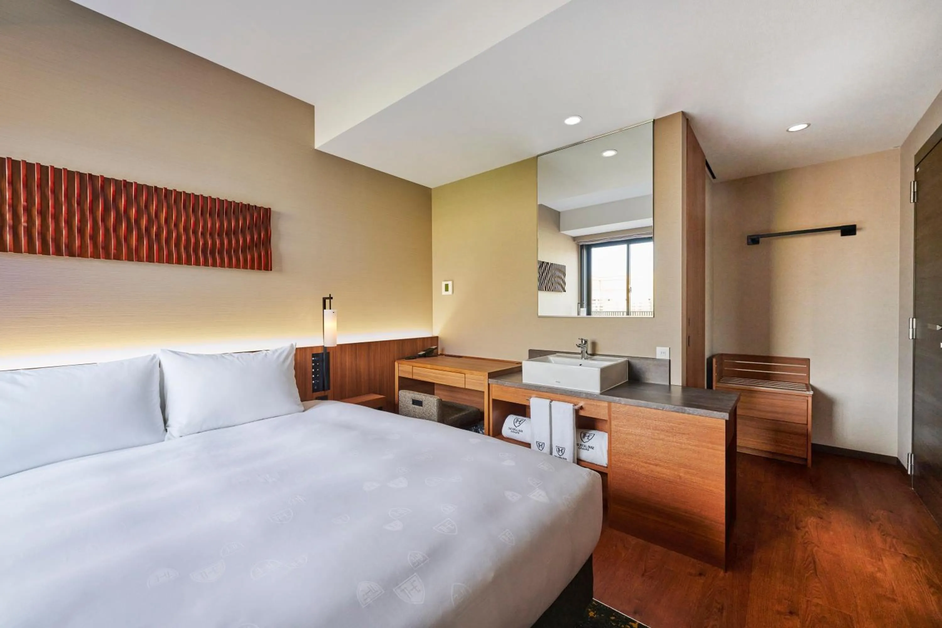 Photo of the whole room, Bed in The Royal Park Canvas - Kobe Sannomiya