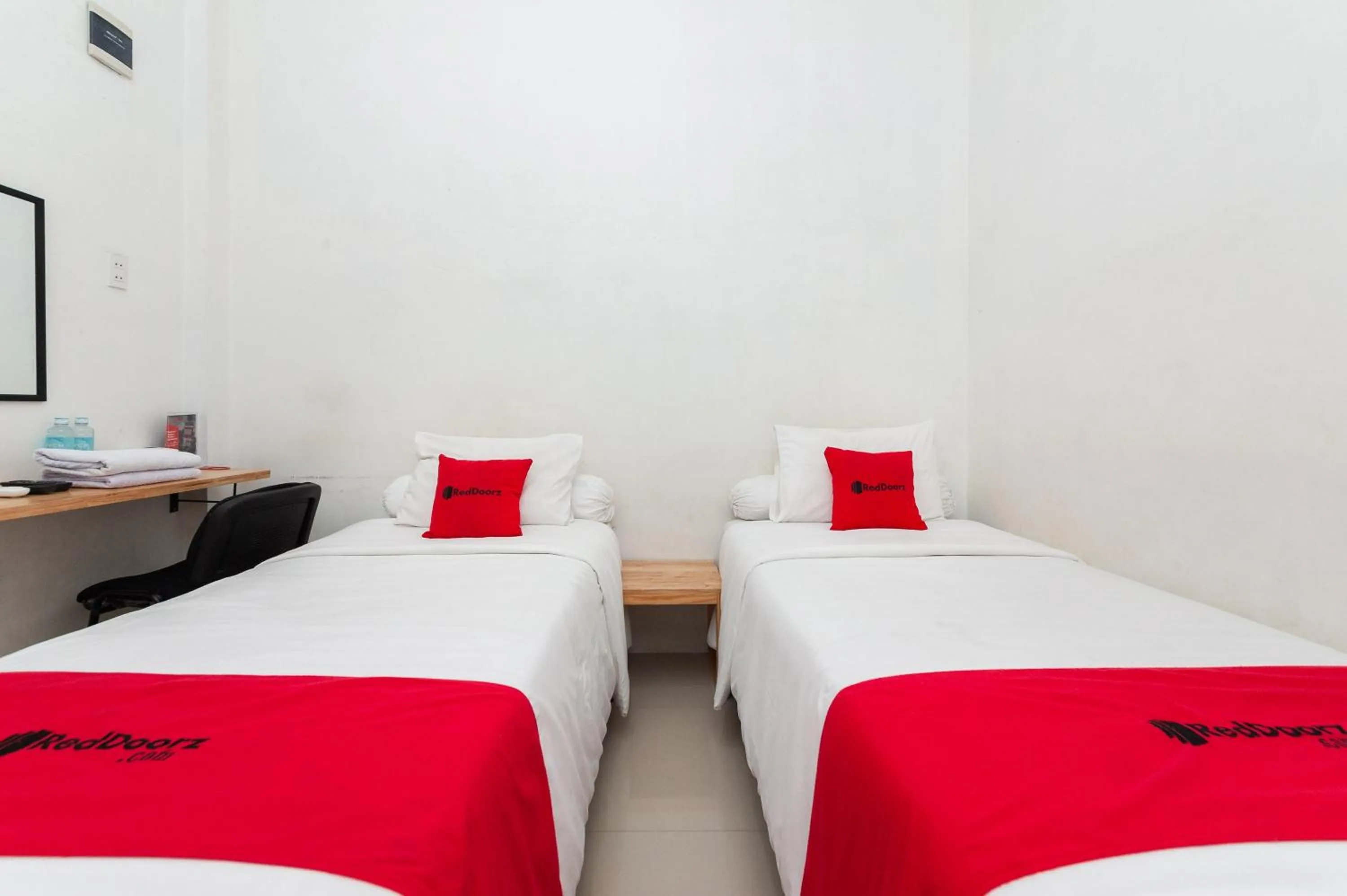 Bed in RedDoorz Syariah near RSUD Zainoel Abidin Banda Aceh