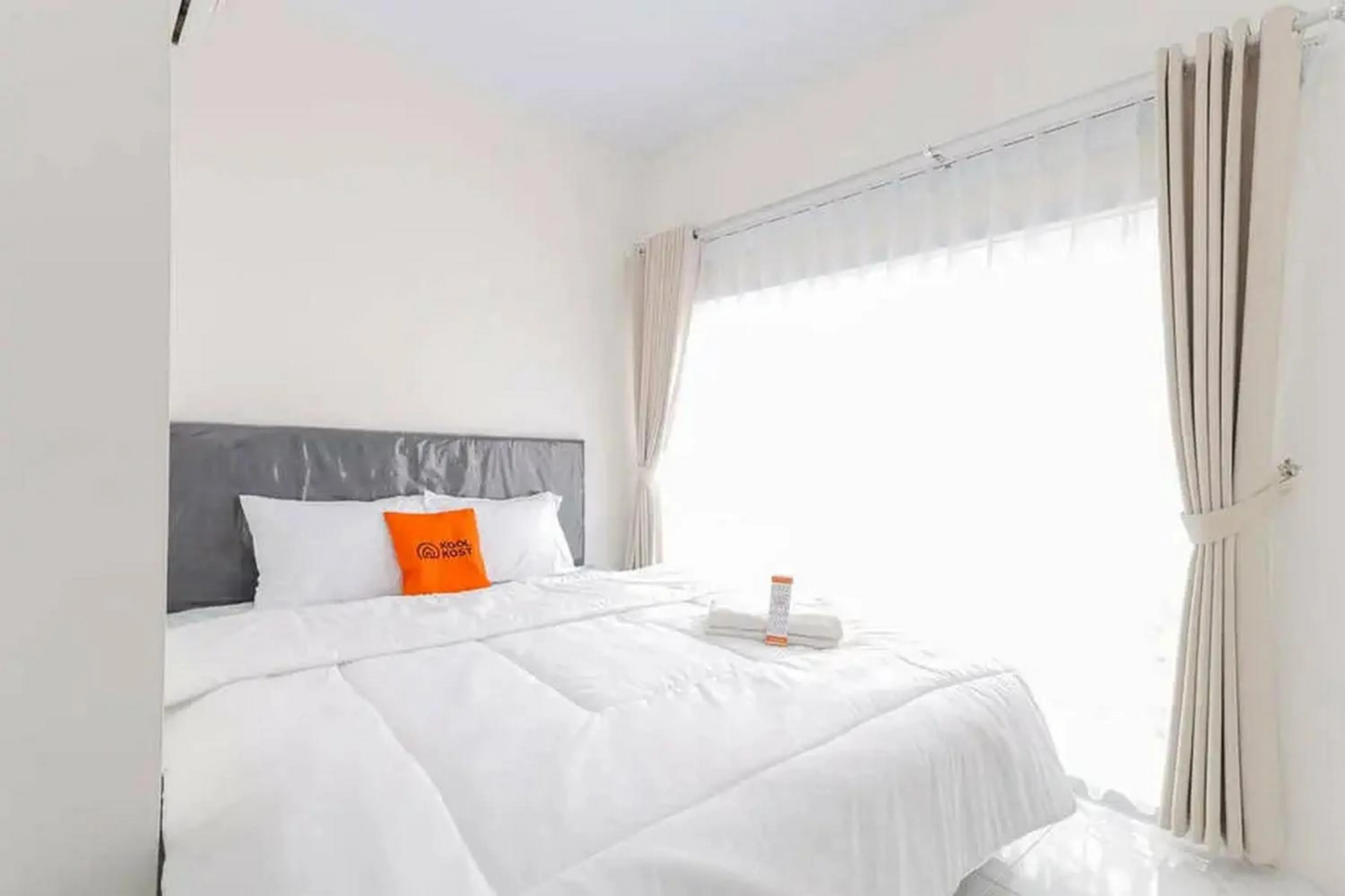 Bedroom, Bed in KoolKost Syariah near Bintaro Jaya Xchange