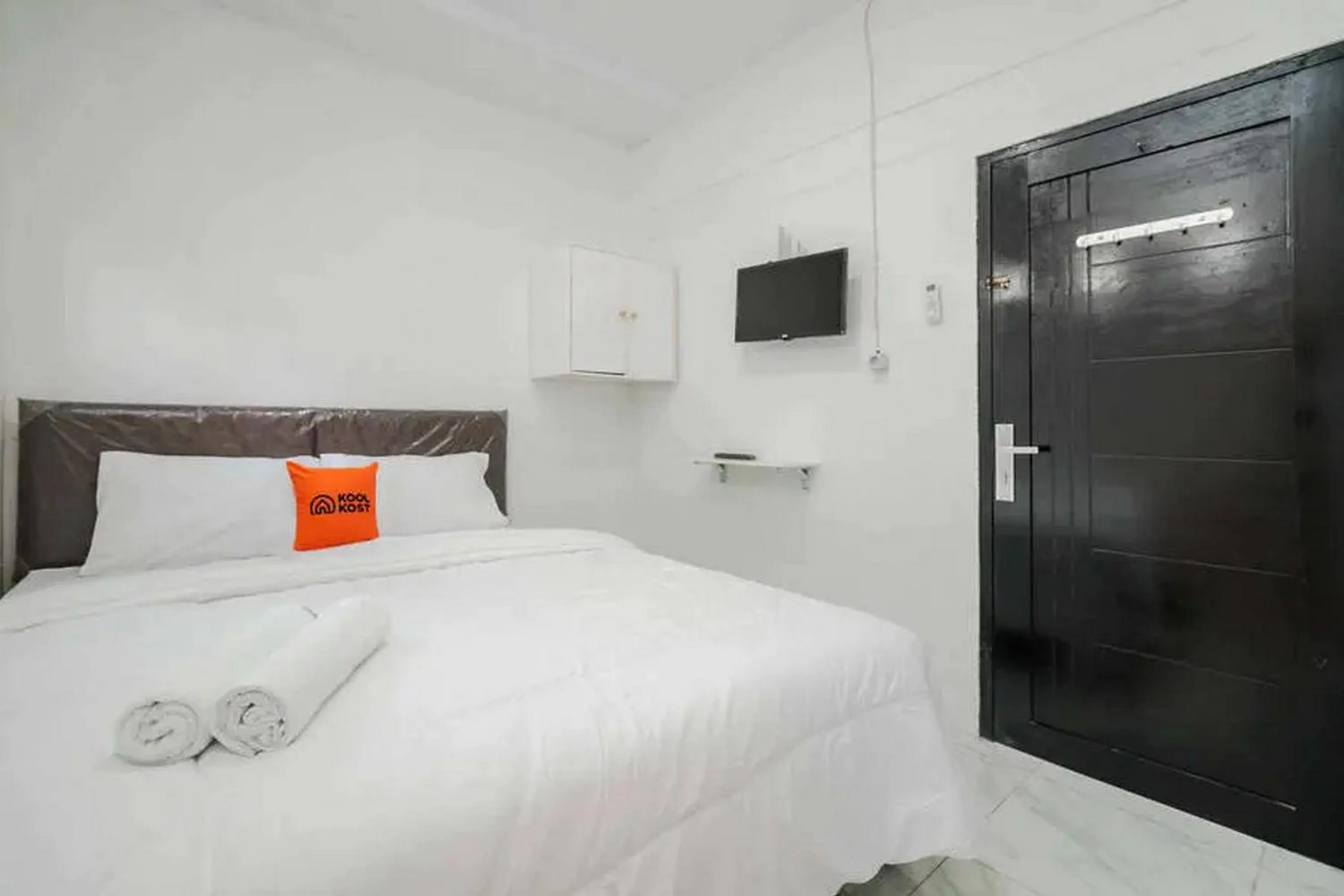 Bedroom, Bed in KoolKost Syariah near Bintaro Jaya Xchange