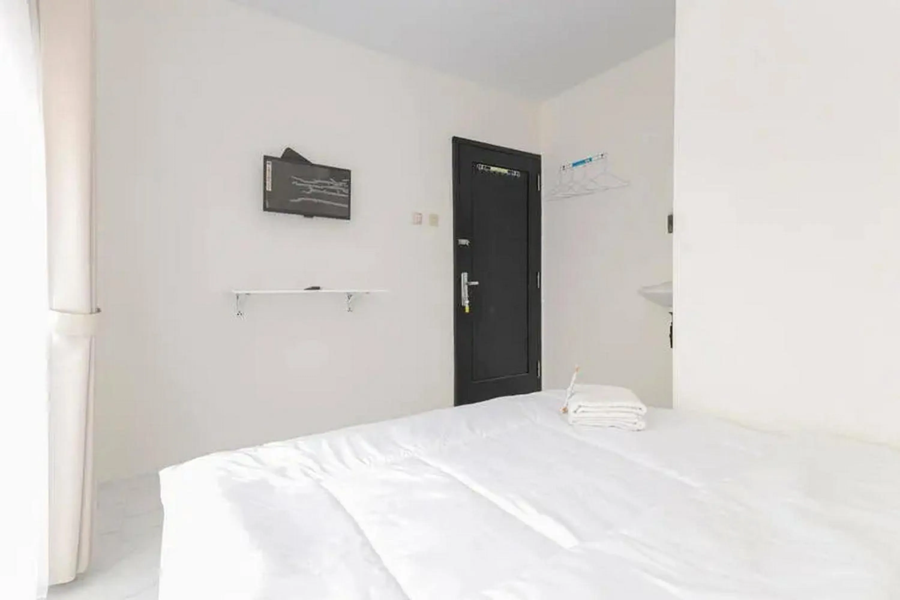 Bedroom, Bed in KoolKost Syariah near Bintaro Jaya Xchange