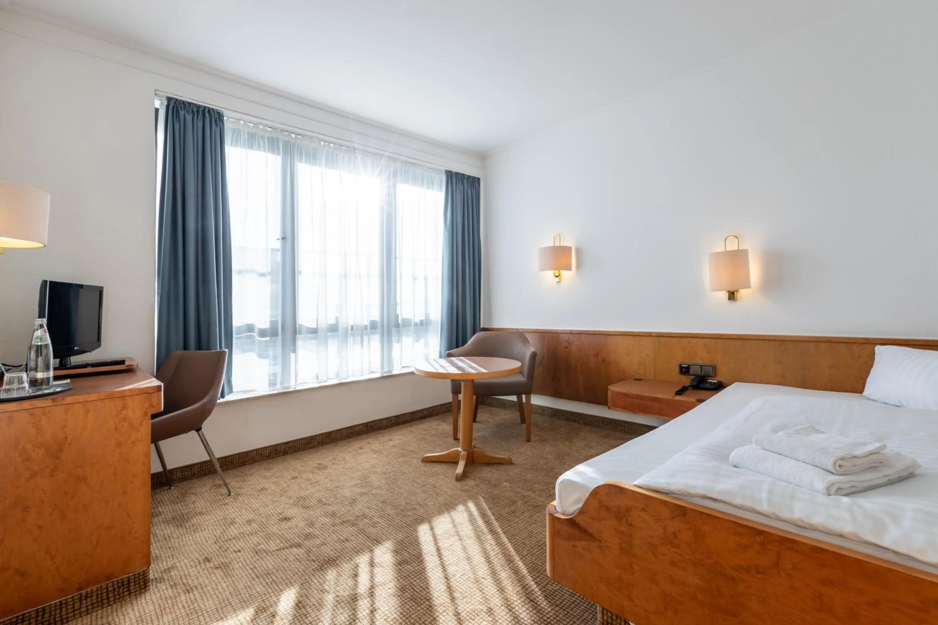 Bedroom, Bed in Trip Inn Klee am Park Wiesbaden