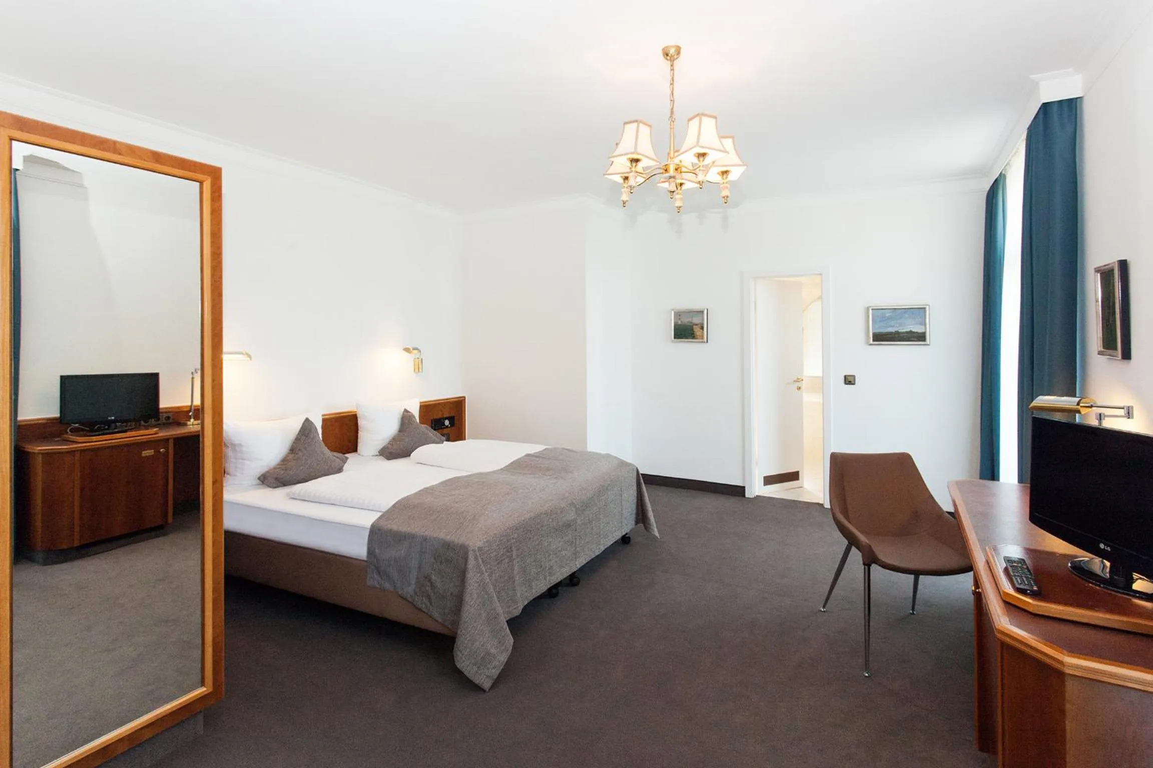 Bedroom, Bed in Trip Inn Klee am Park Wiesbaden