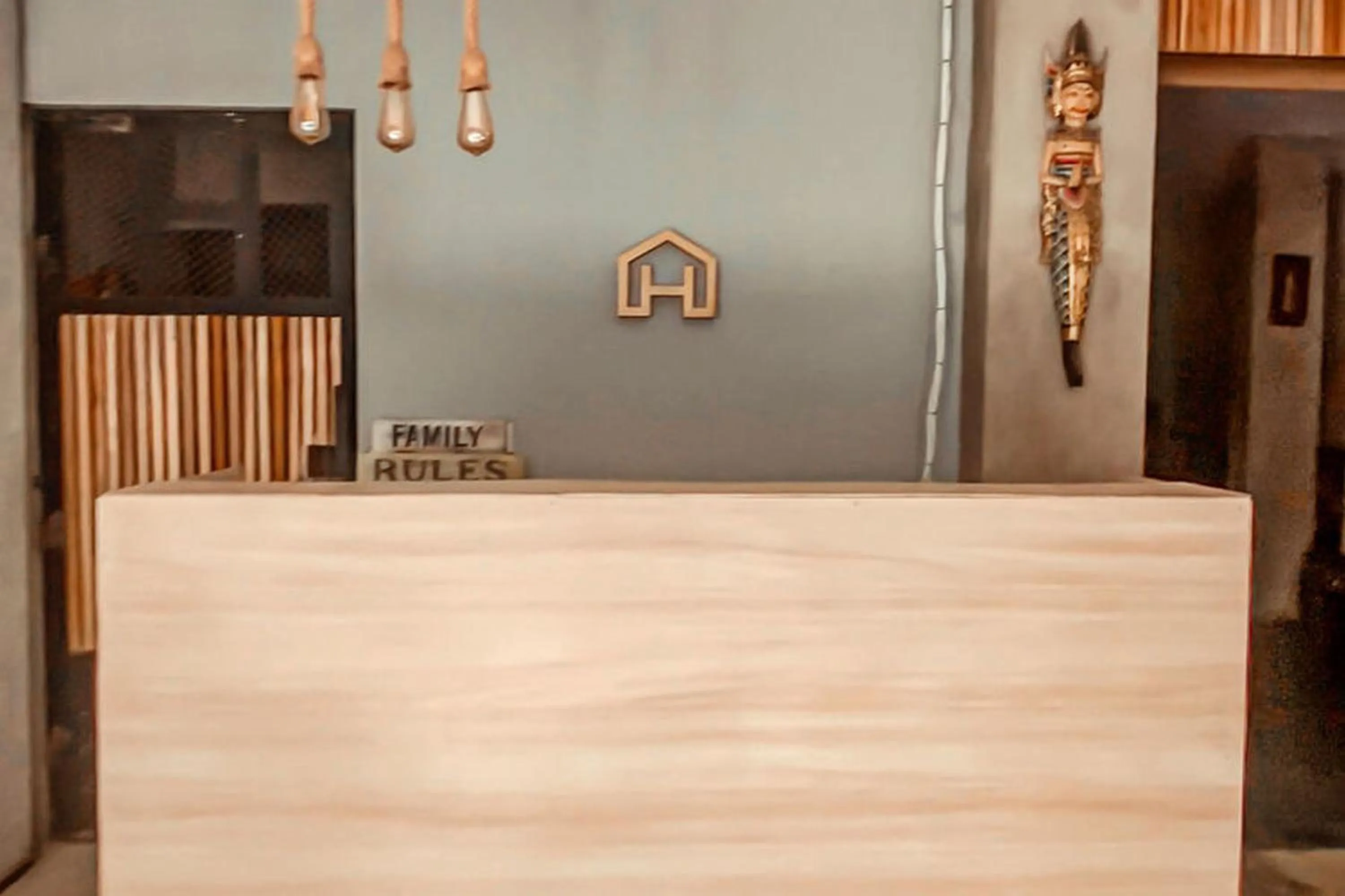 Lobby or reception in RedDoorz Hostel Near Ngurah Rai Airport Kuta