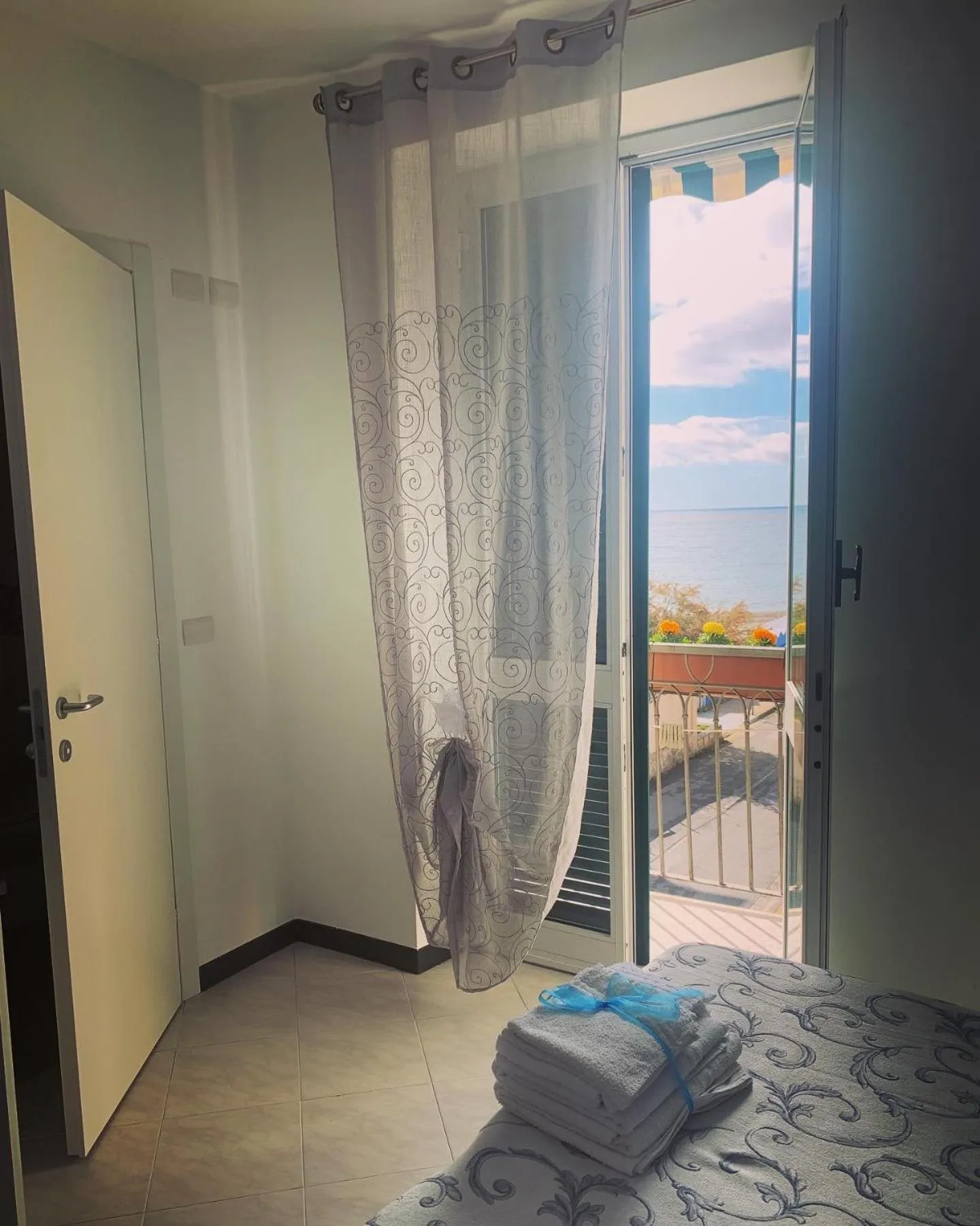 Balcony/Terrace, Bed in Hotel Aurora