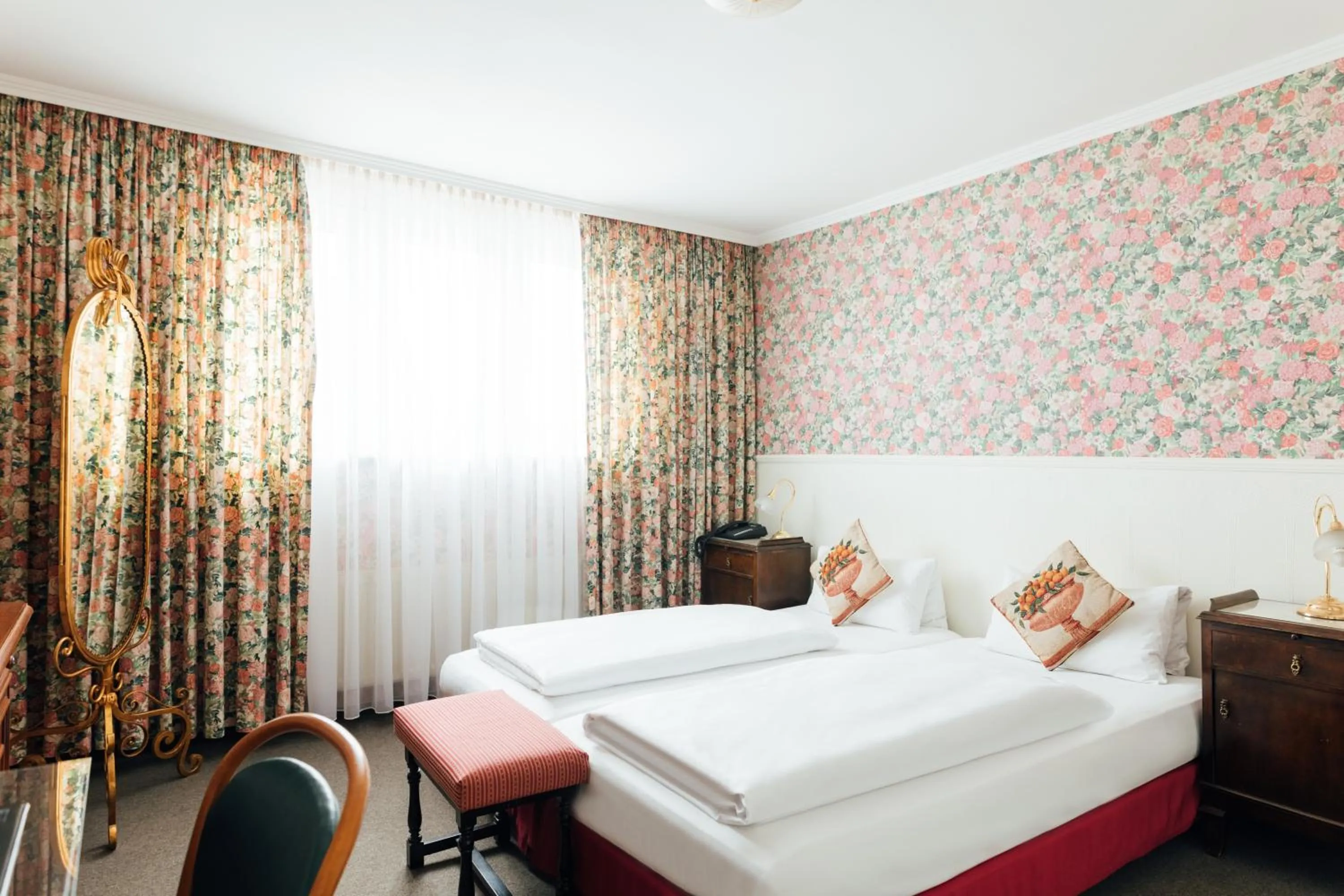 Bed in Das Kleine Hotel in ruhiger Stadtlage