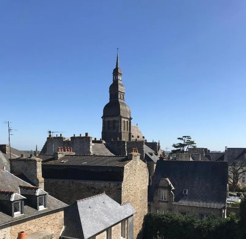 Property building in Perlépampille