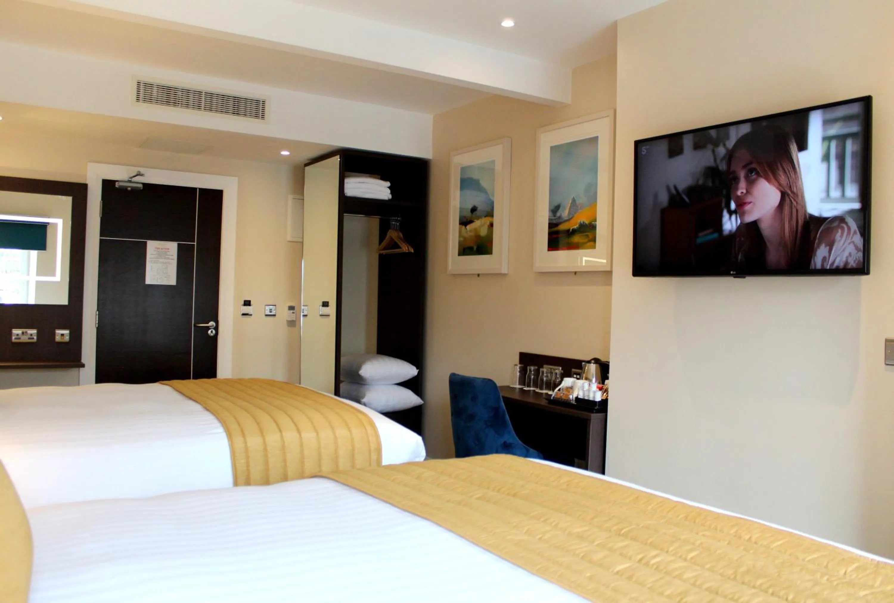 Bedroom, Bed in Joyce's Carndonagh Inishowen