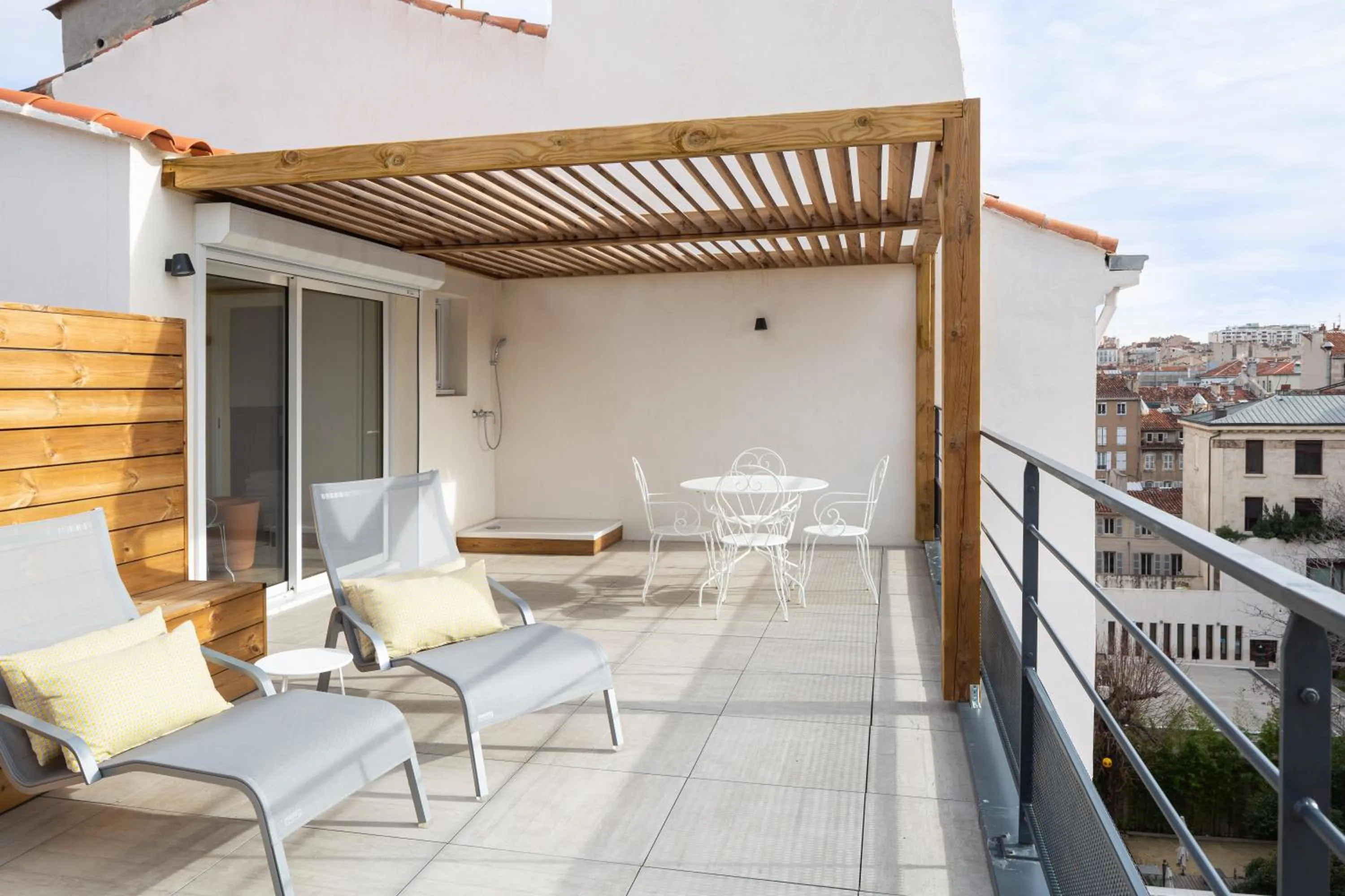 Balcony/Terrace in Appart hôtel Maison Montgrand-Vieux Port