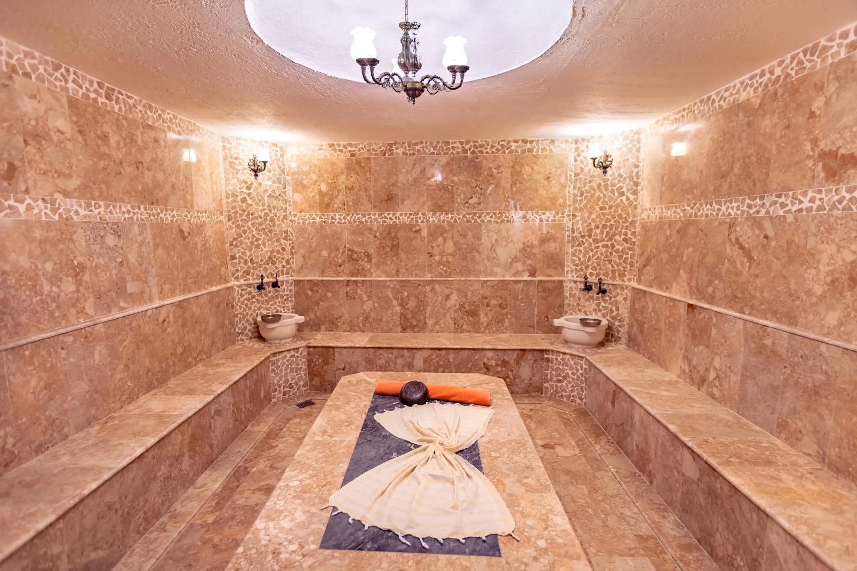 Public Bath in Kalkan Saray Suites Hotel