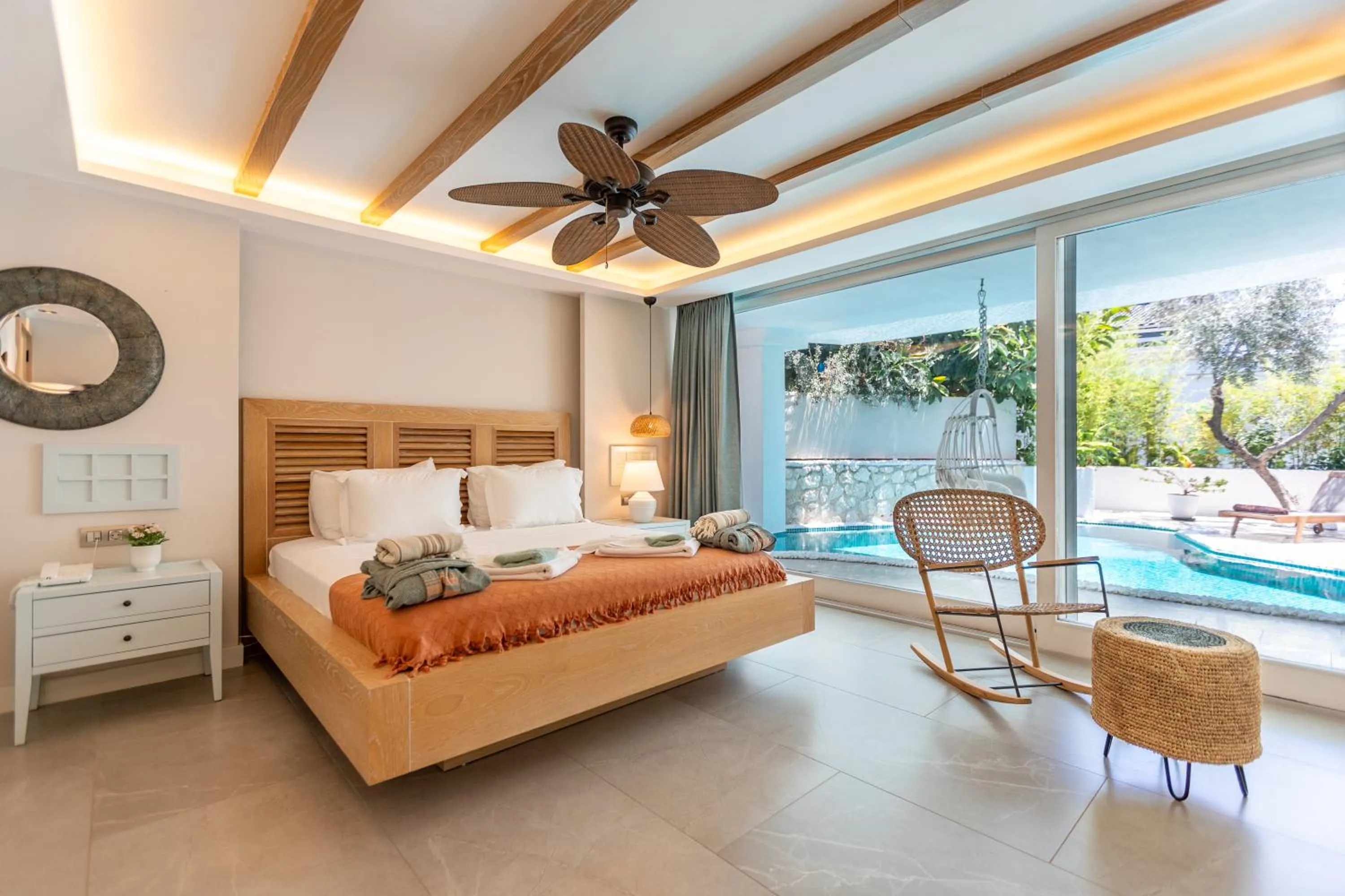 Bedroom, Bed in Kalkan Saray Suites Hotel