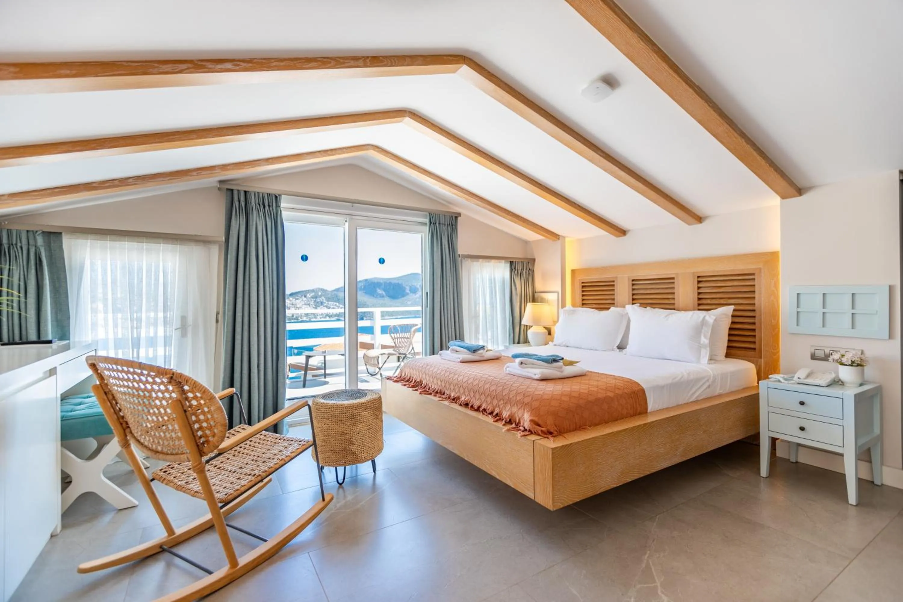 Bed in Kalkan Saray Suites Hotel