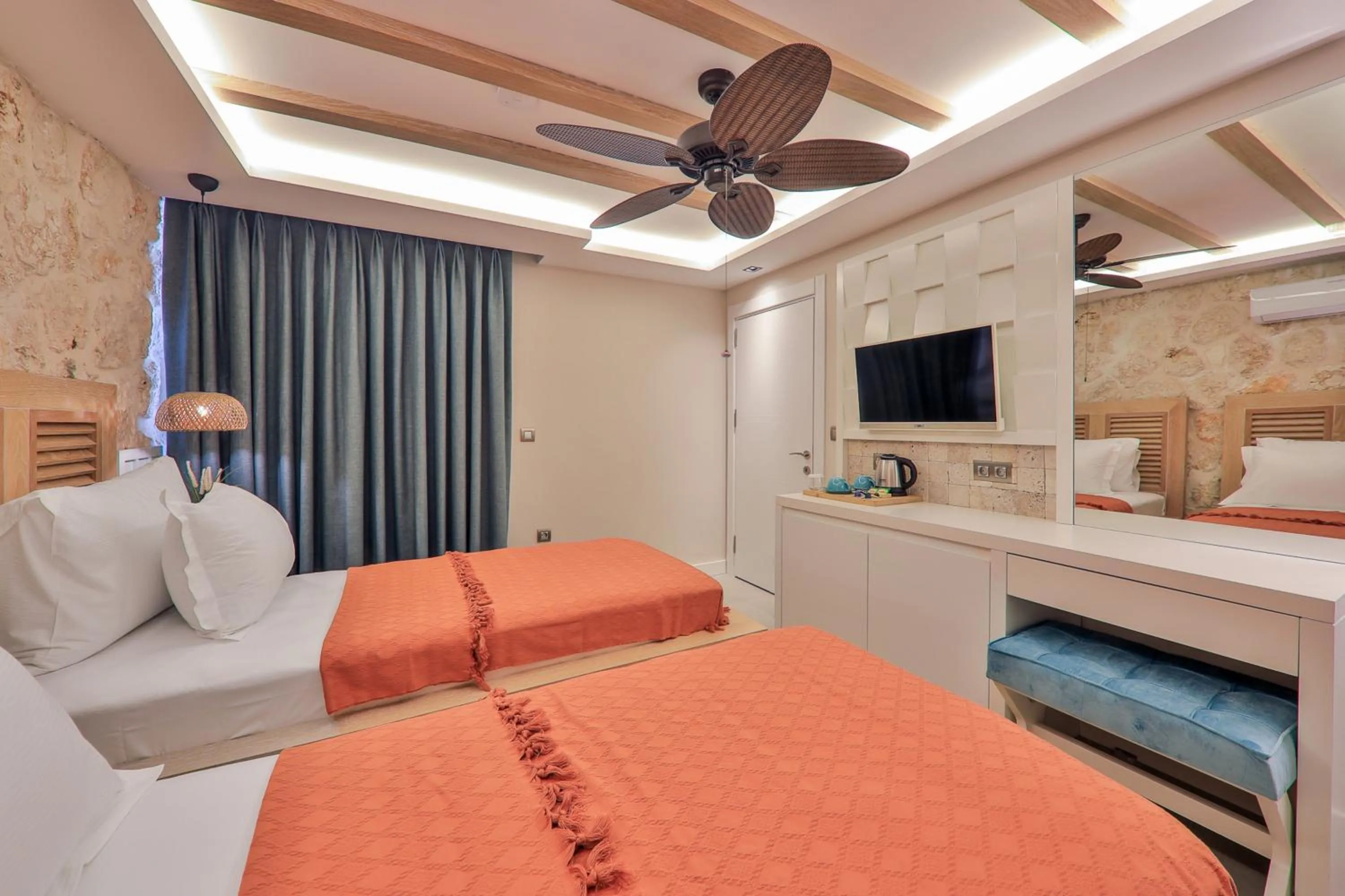 Bedroom, Bed in Kalkan Saray Suites Hotel