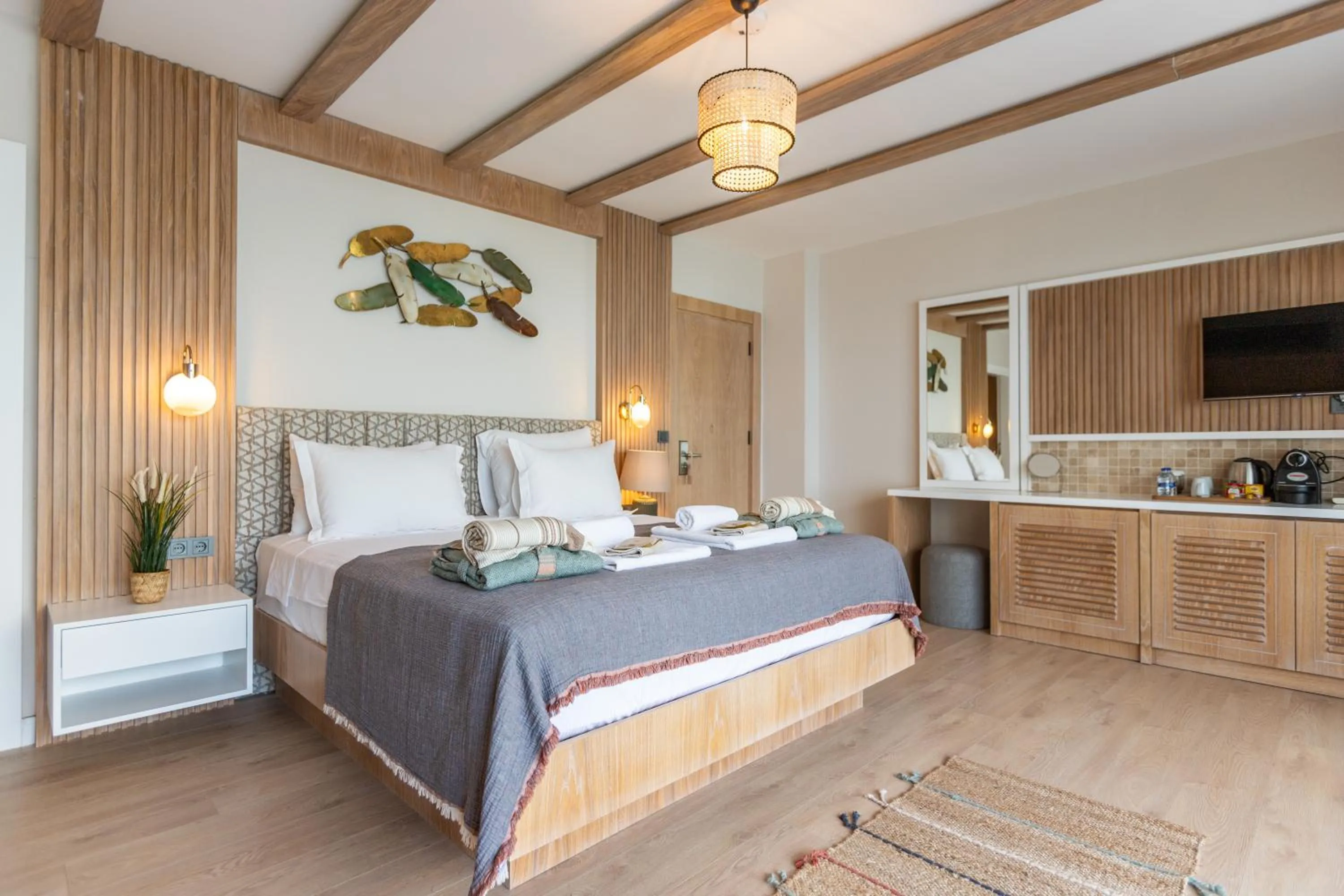 Photo of the whole room, Bed in Kalkan Saray Suites Hotel