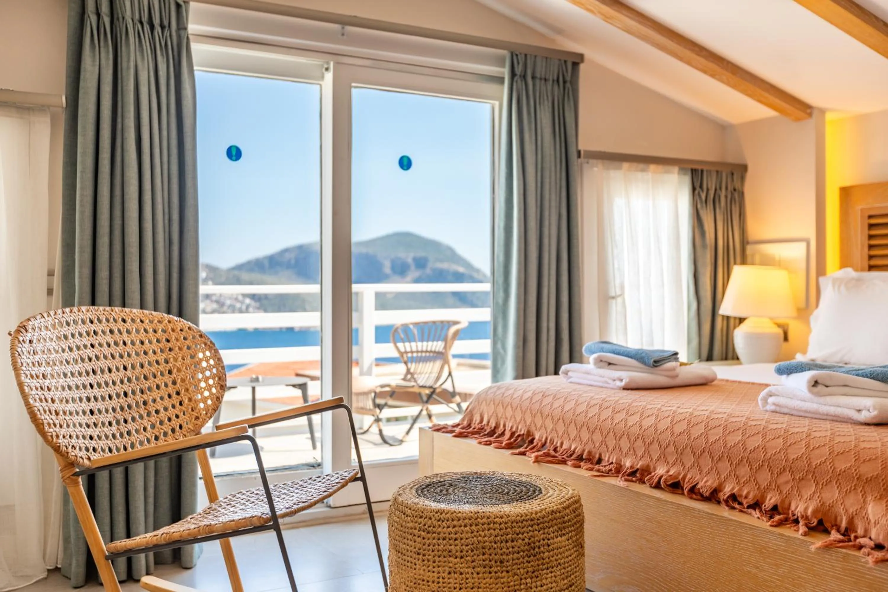 View (from property/room), Bed in Kalkan Saray Suites Hotel