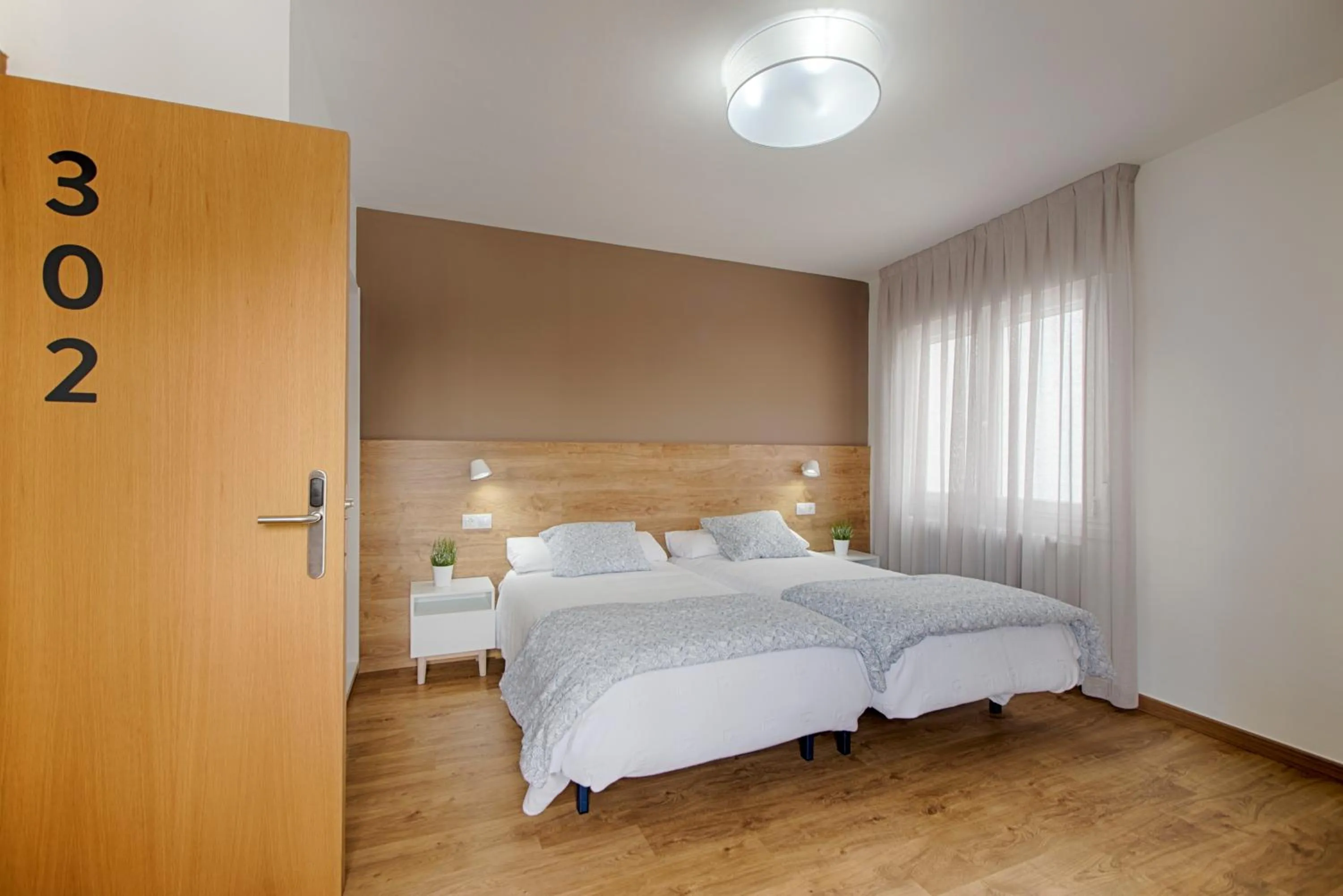 Bed in Hostal-Restaurante LUGANO