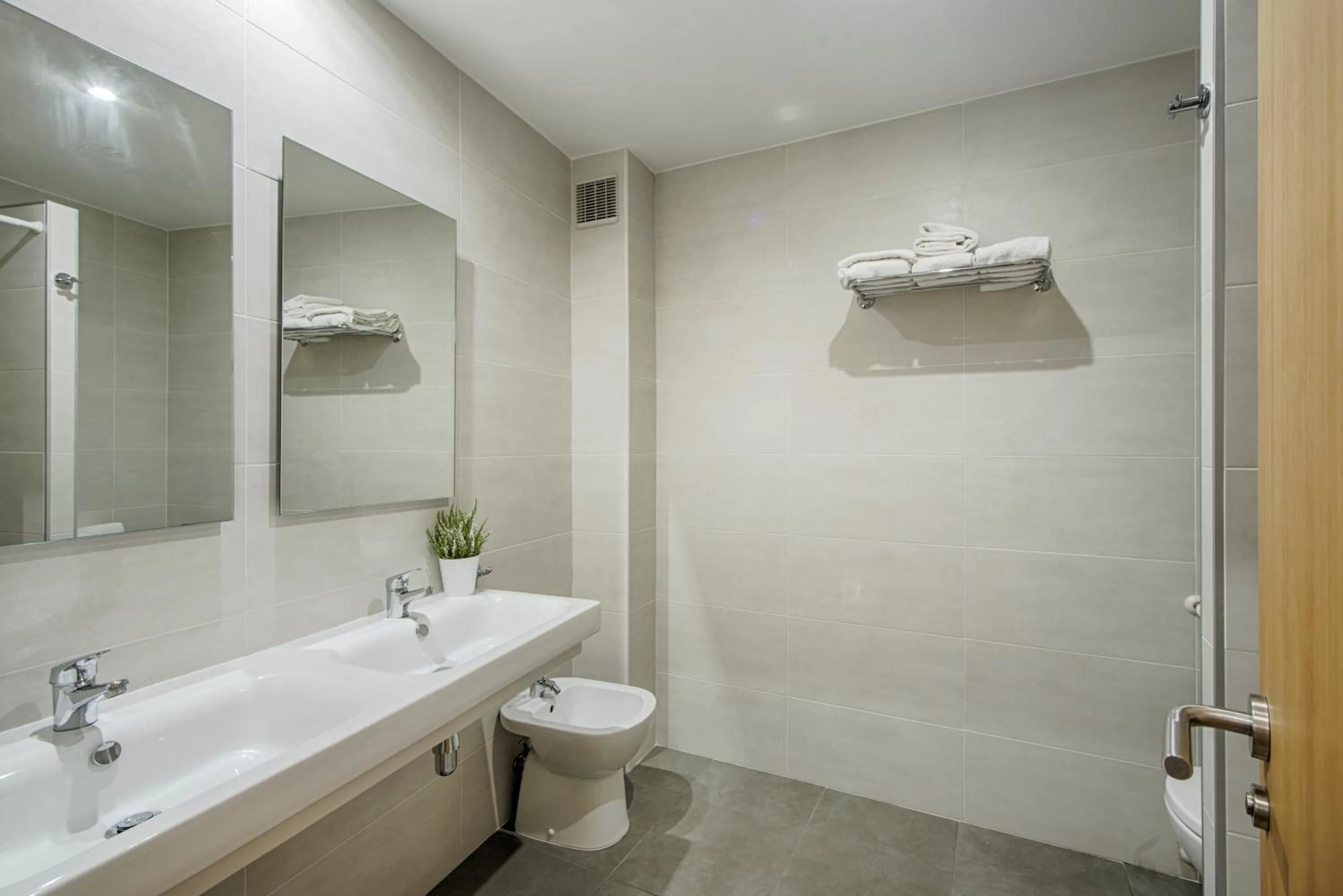 Hostal-Restaurante LUGANO