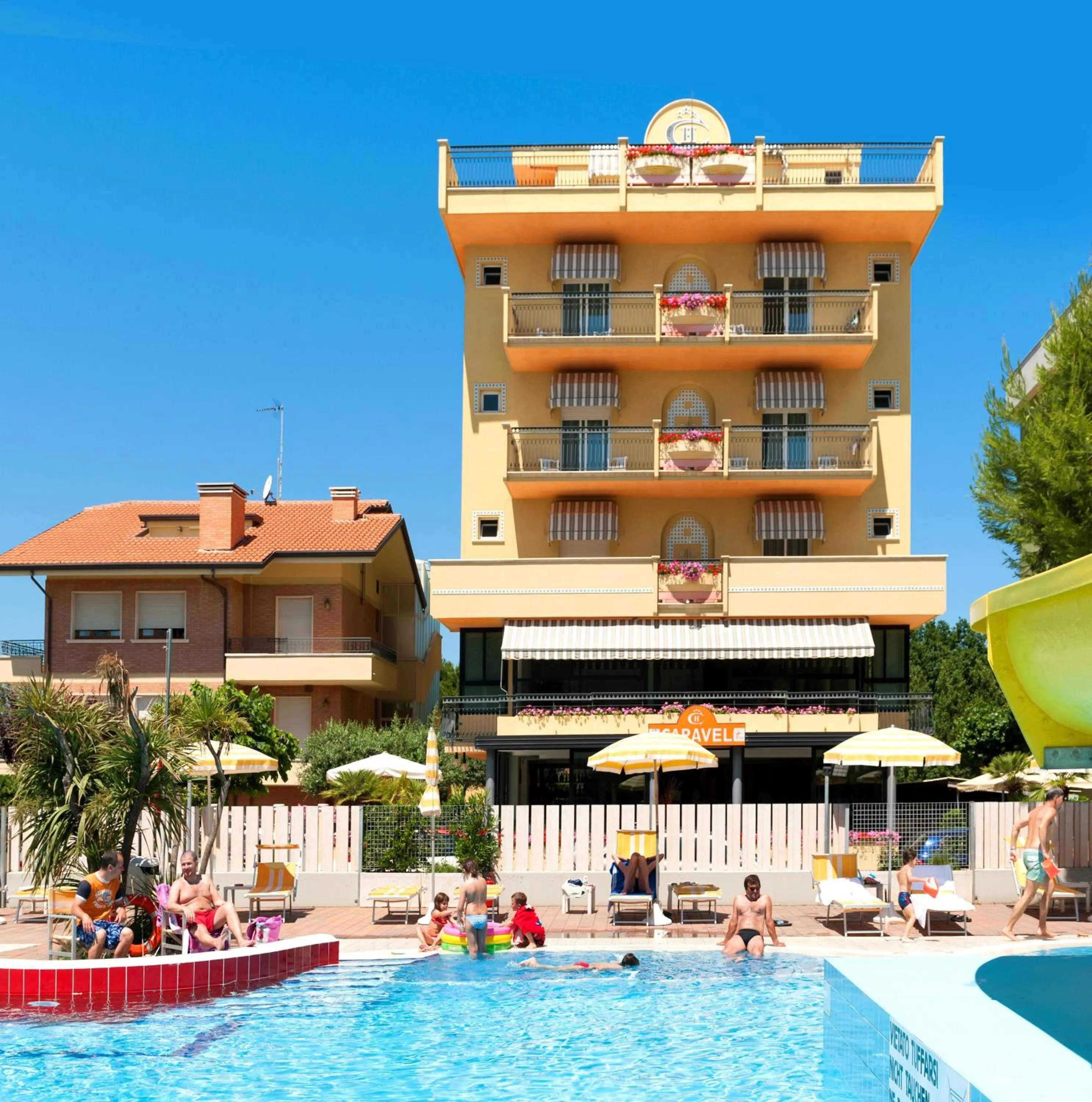 Property building in Hotel Caravel B&B