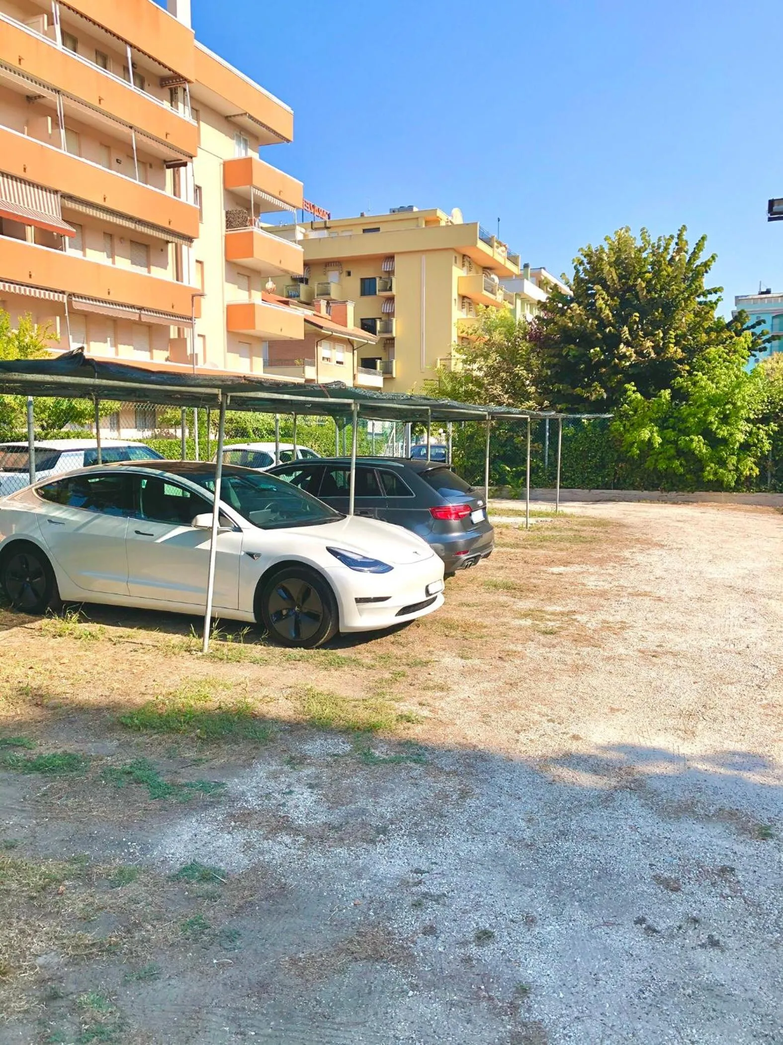 Parking in Hotel Caravel B&B