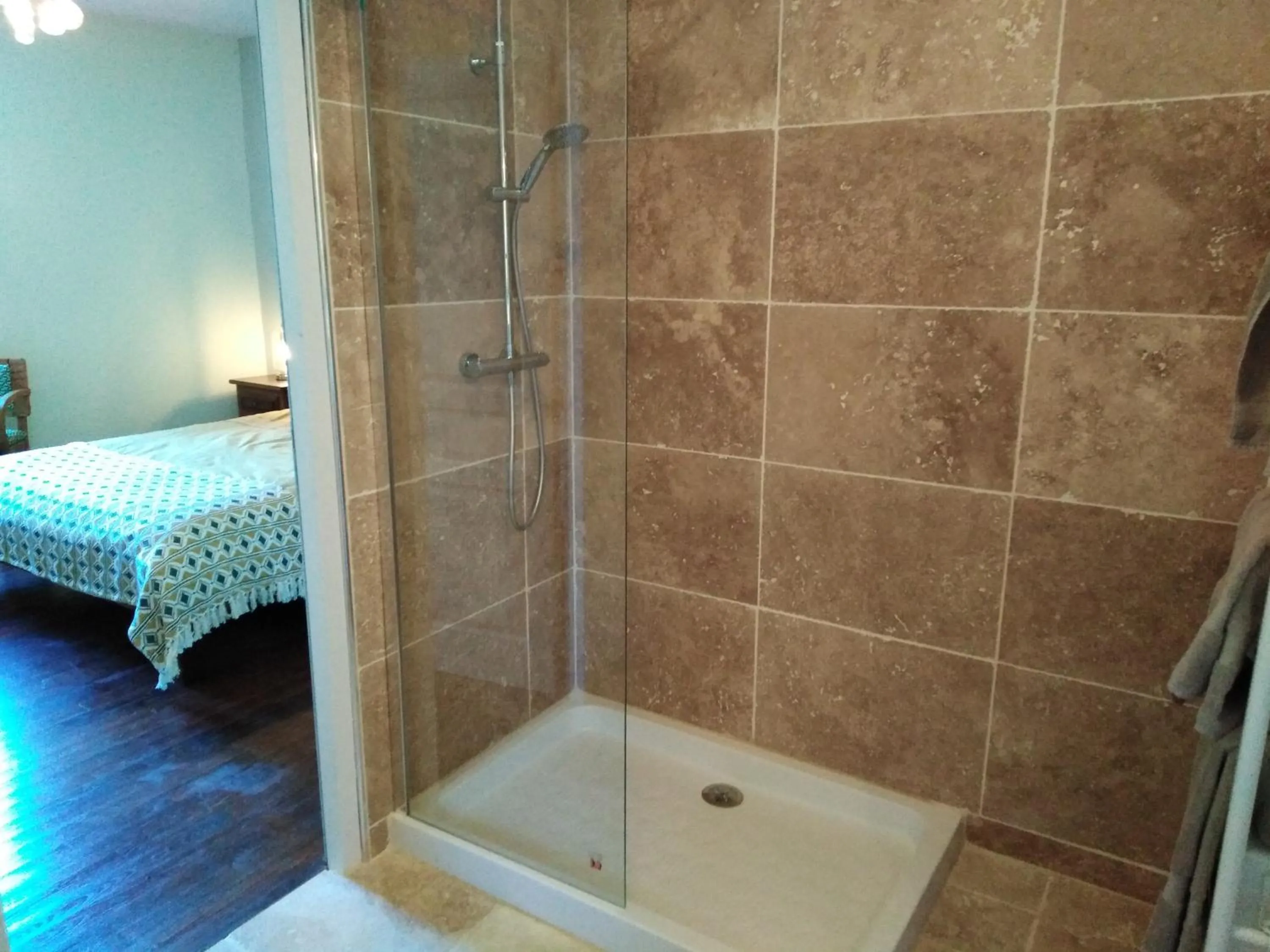 Shower, Bed in Planches et Plonk