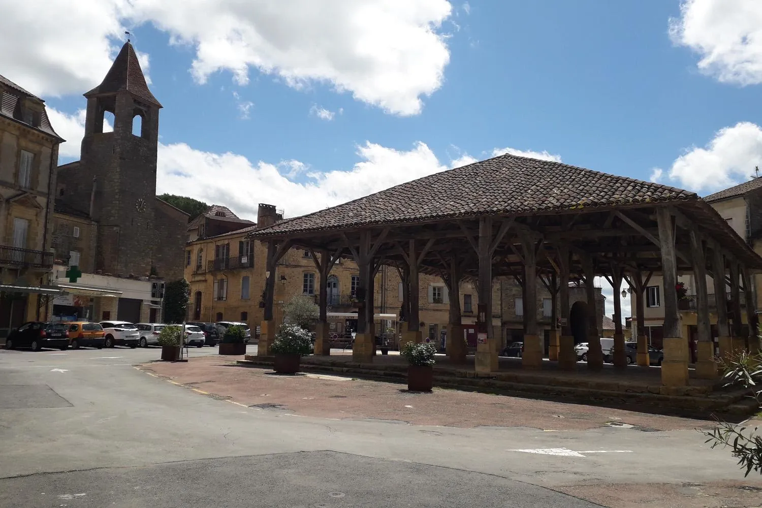 Nearby landmark in Planches et Plonk