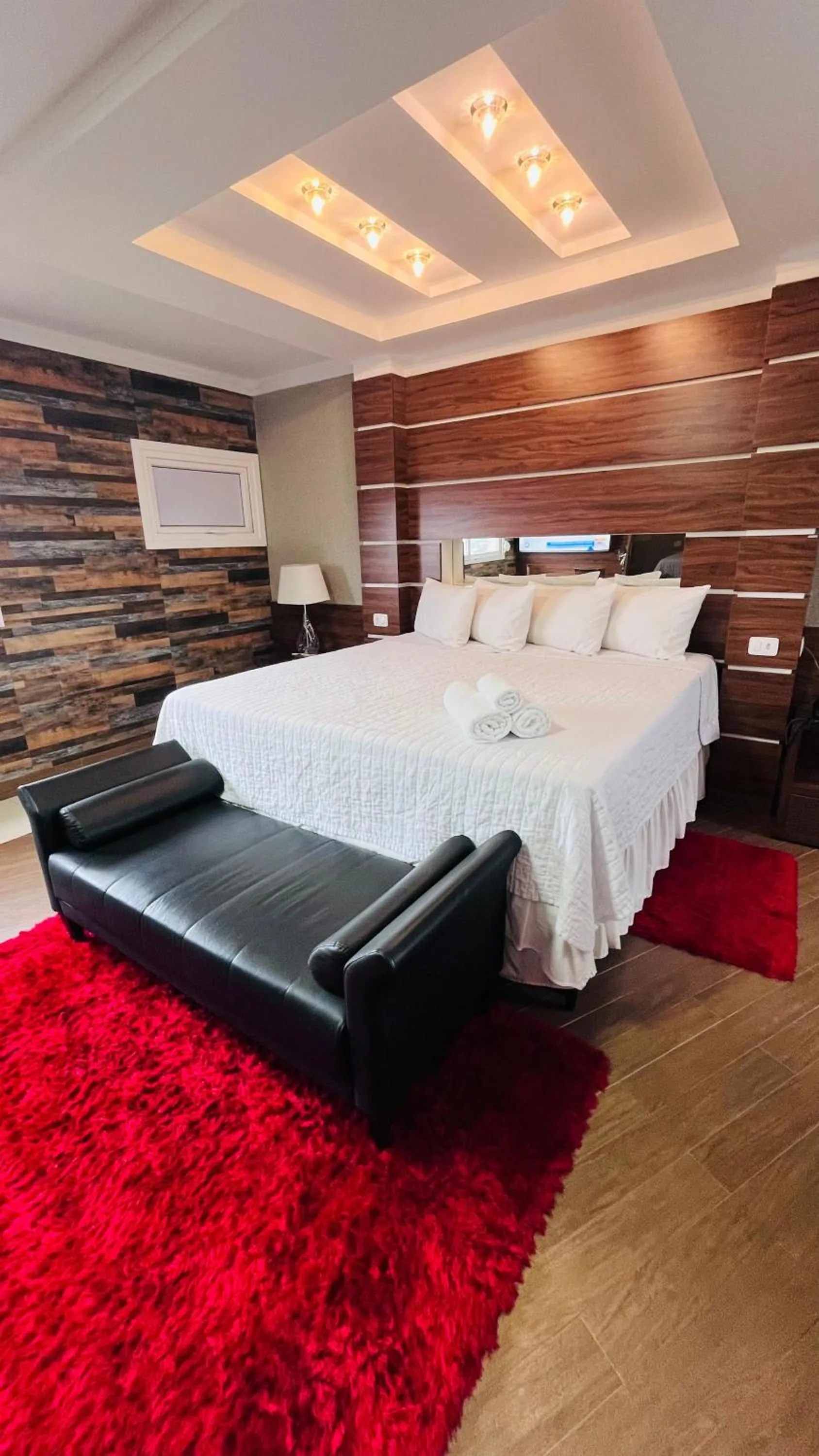 Photo of the whole room, Bed in SHELTON PALACE HOTEL