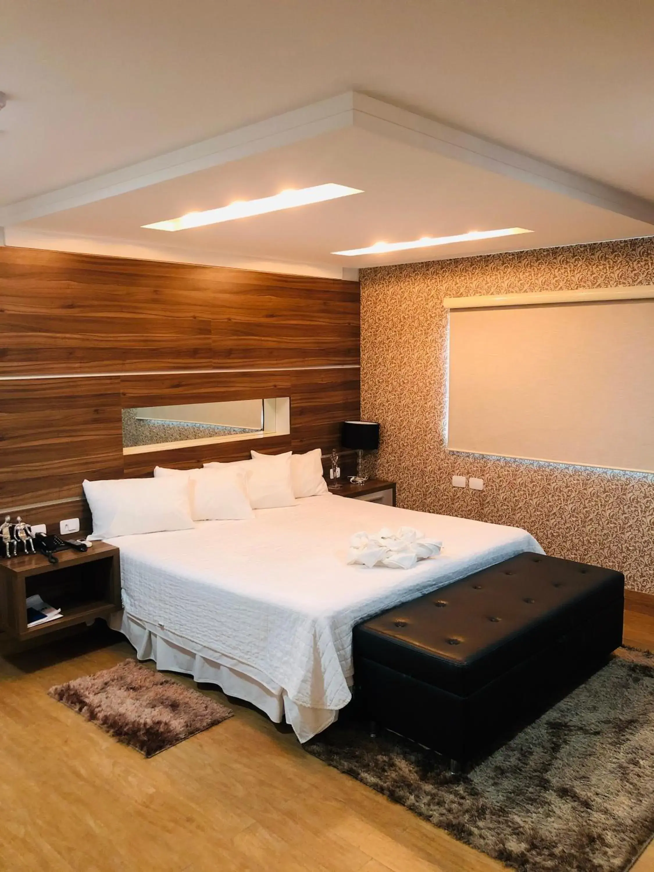 King Suite with Spa Bath - single occupancy in SHELTON PALACE HOTEL King Suite with Spa Bath - single occupancy in SHELTON PALACE HOTEL