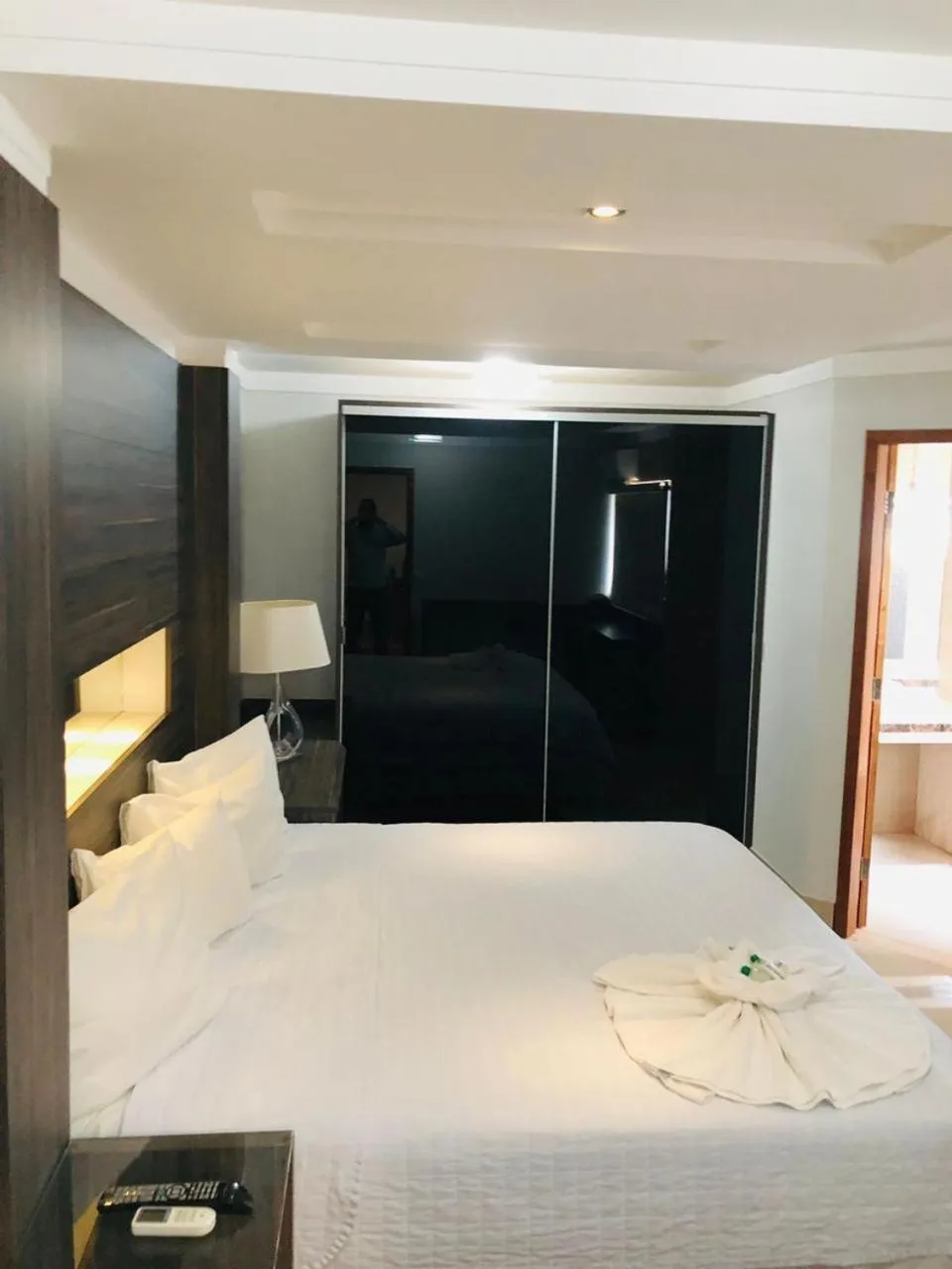 Photo of the whole room, Bed in SHELTON PALACE HOTEL