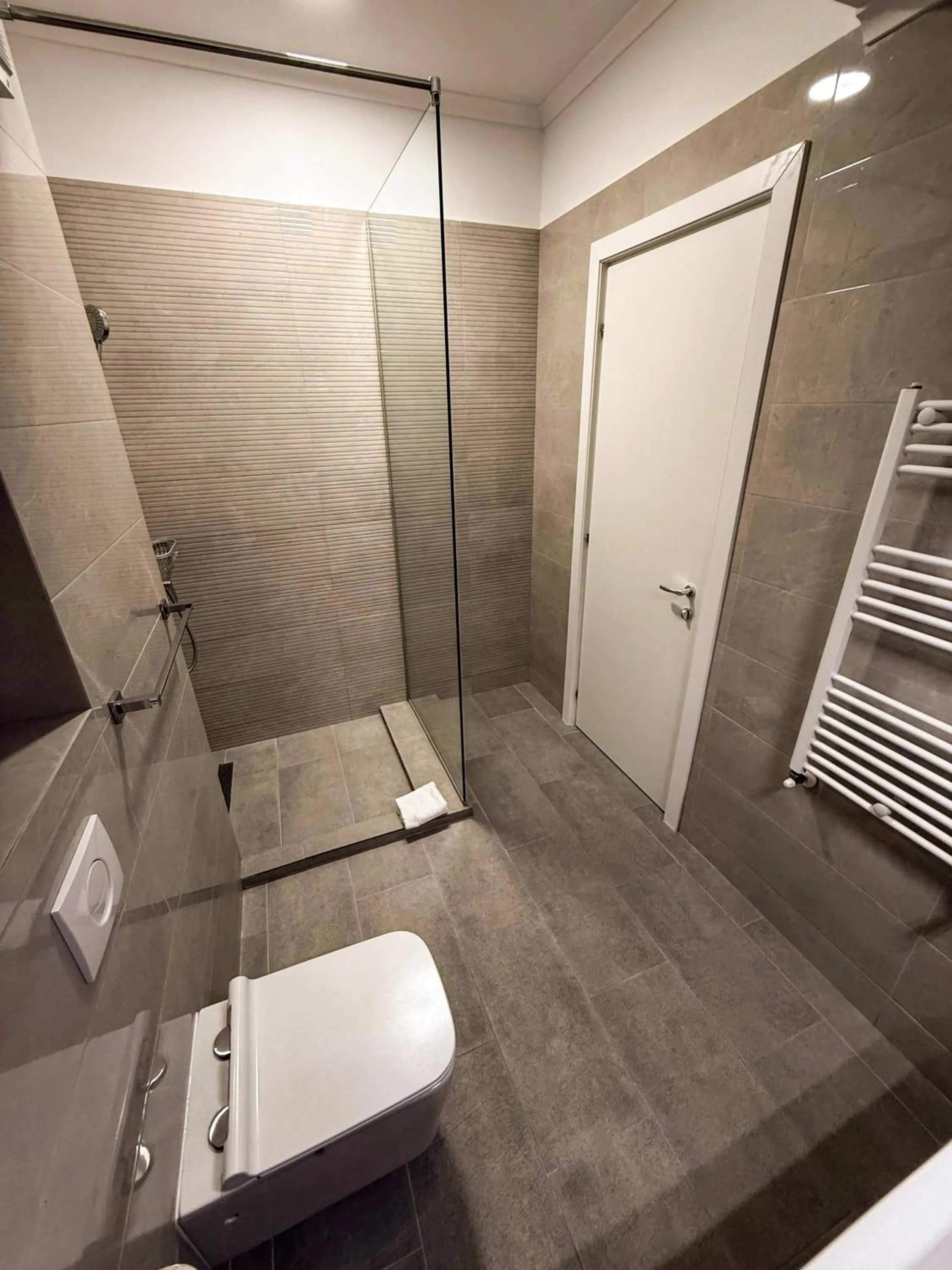 Shower in Maritimo ApartHotel