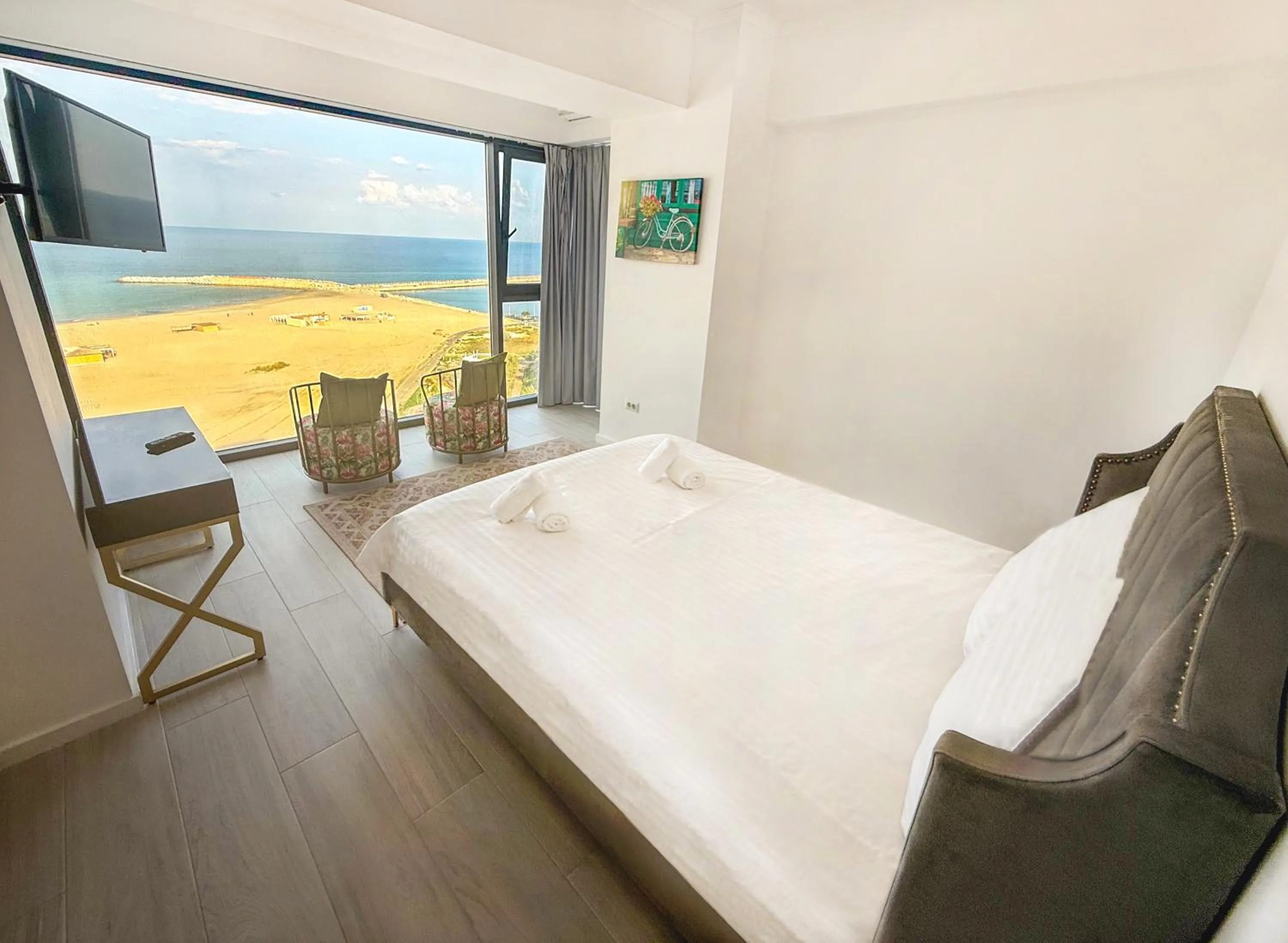 Bed in Maritimo ApartHotel