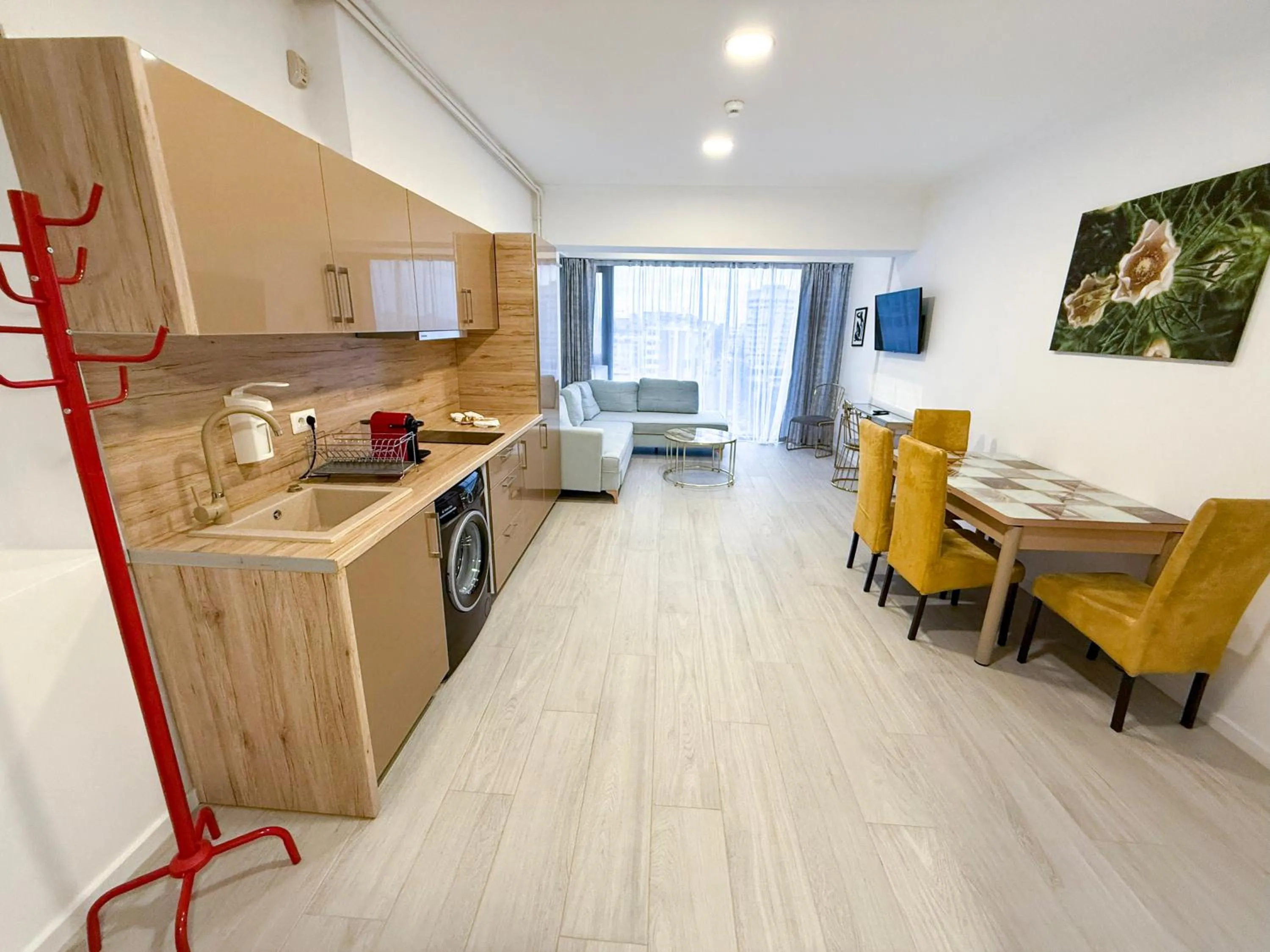 Kitchen or kitchenette in Maritimo ApartHotel