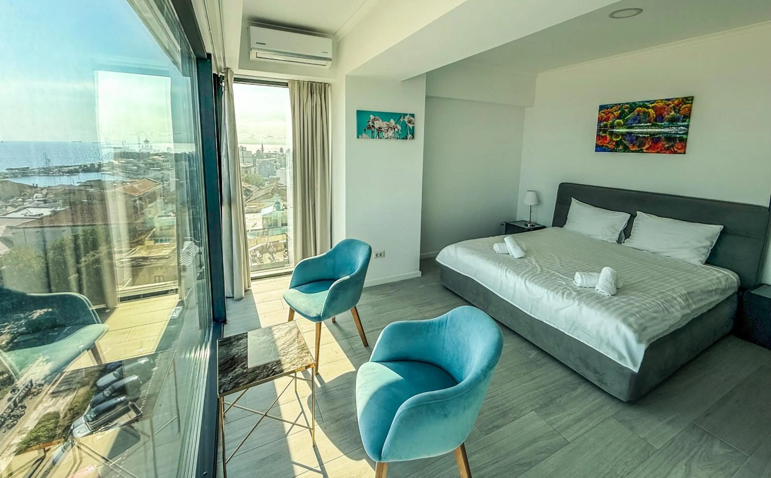 Bed in Maritimo ApartHotel