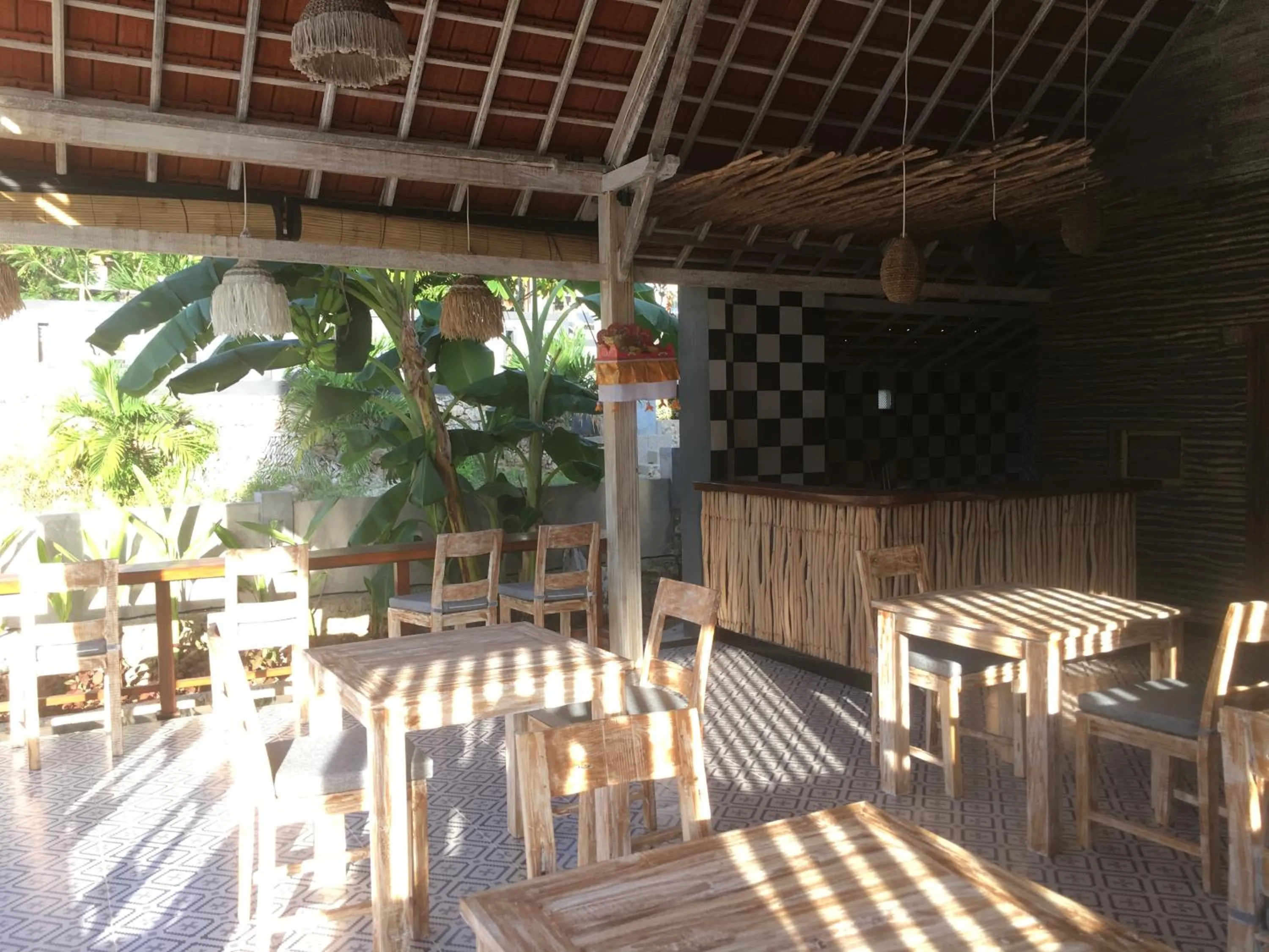 Restaurant/places to eat in Le Biu garden View