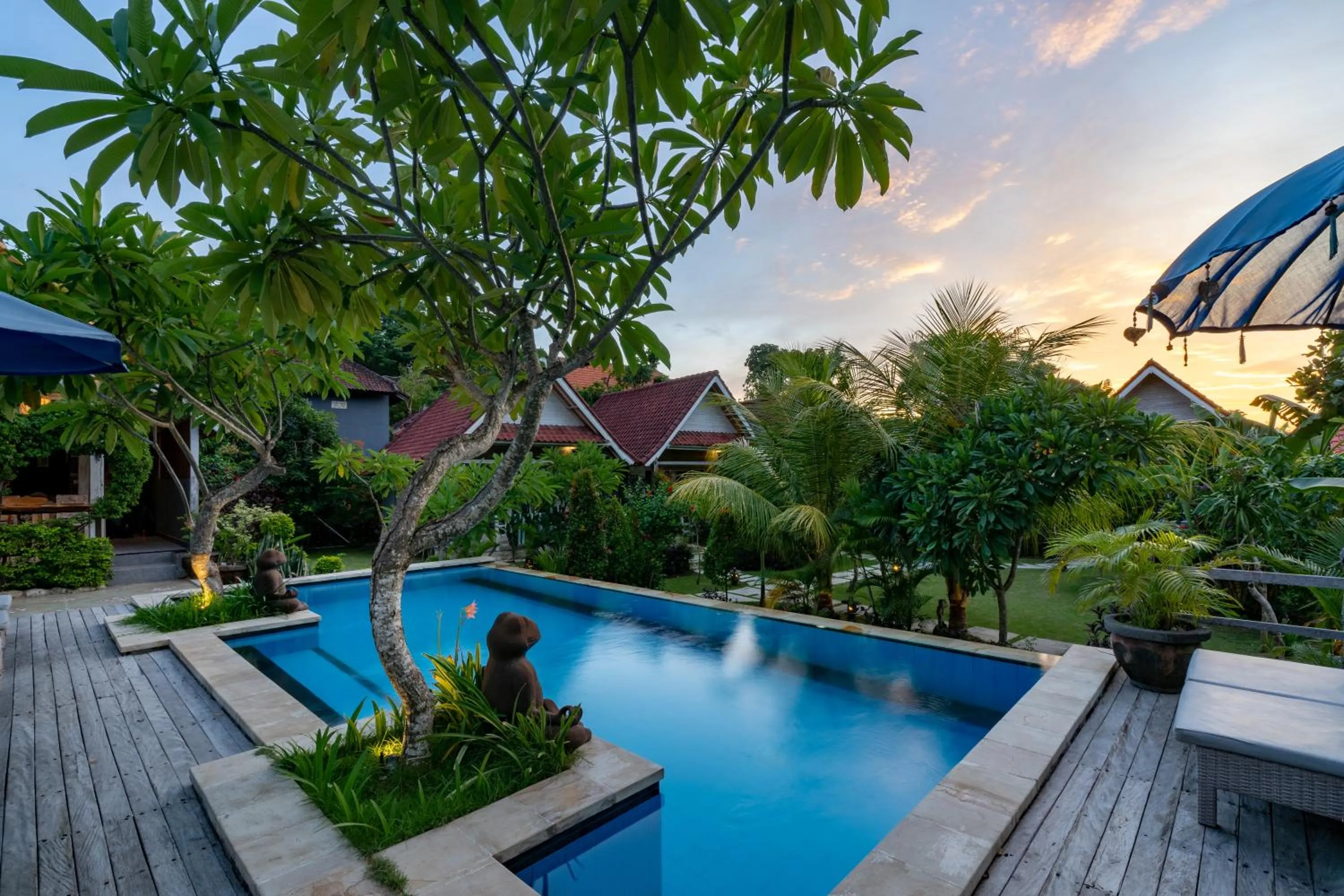 Swimming pool in Le Biu garden View