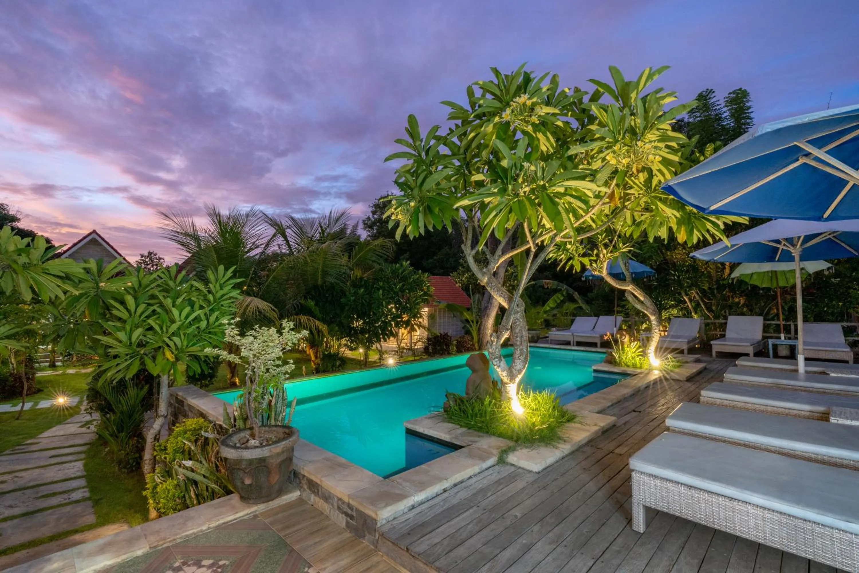 Swimming pool in Le Biu garden View