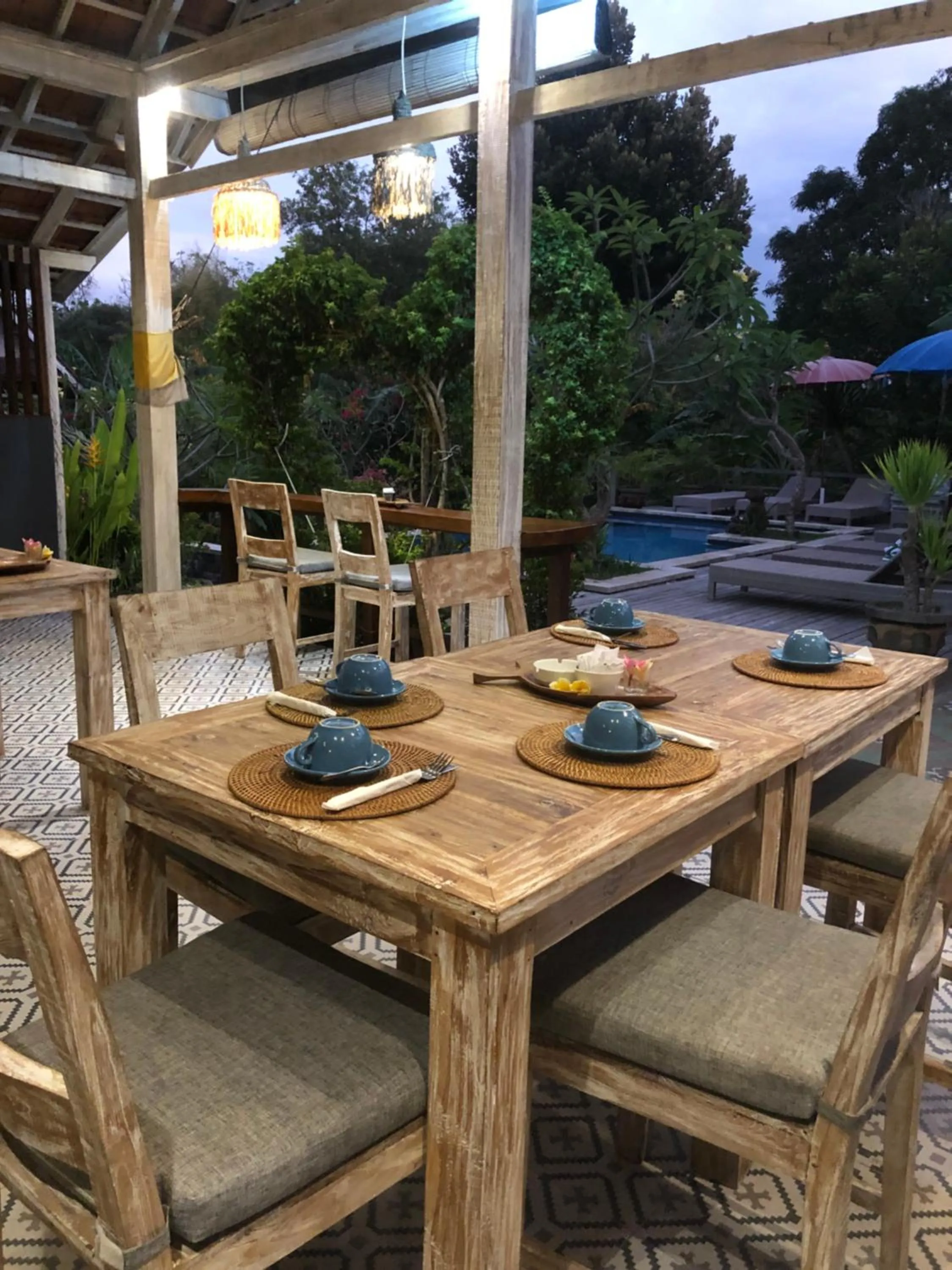 Restaurant/places to eat in Le Biu garden View