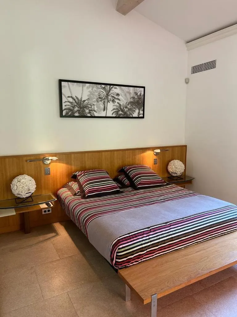 Bedroom, Bed in BASTIDE DE RAMATUELLE