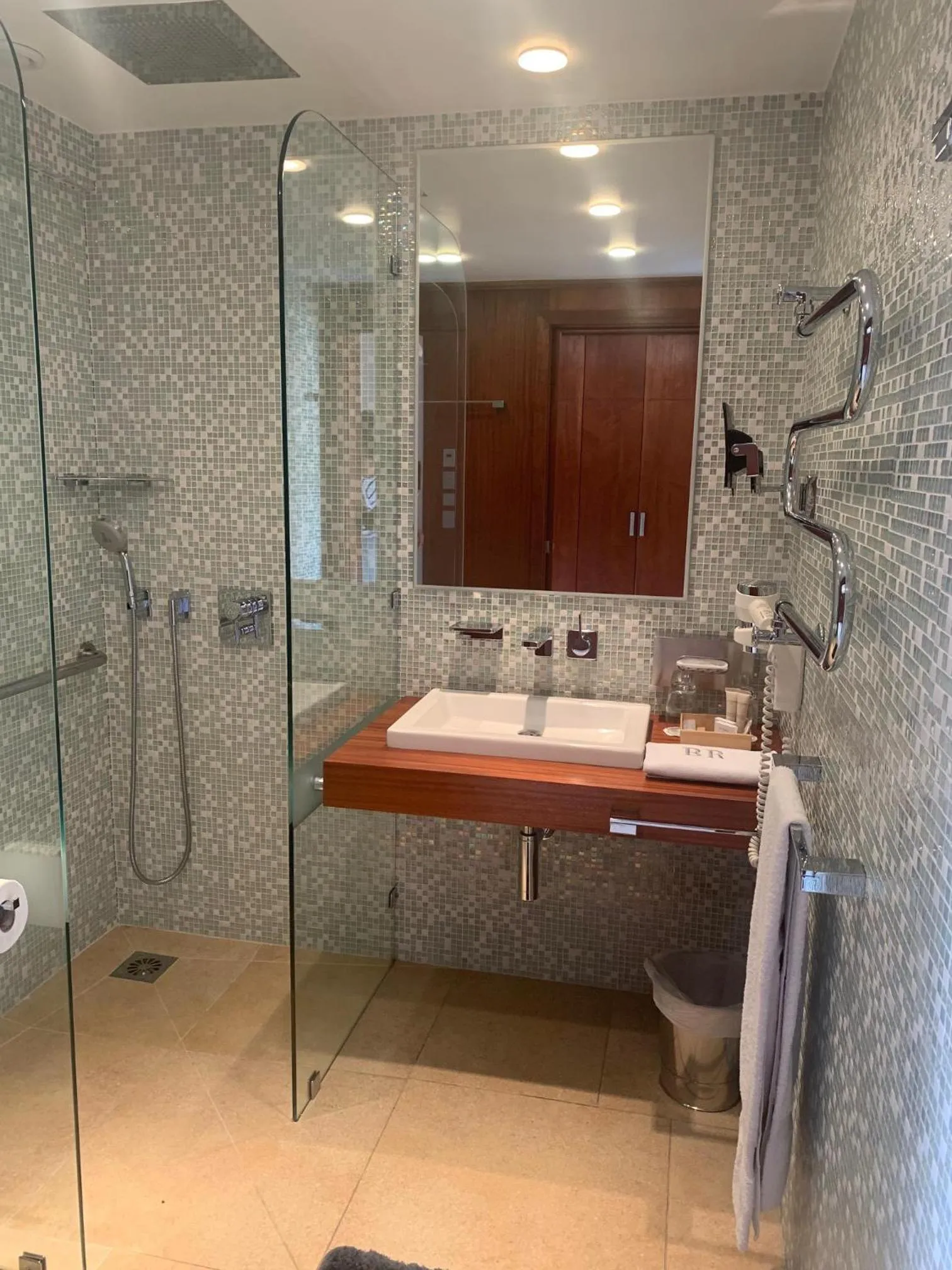 Bathroom in BASTIDE DE RAMATUELLE