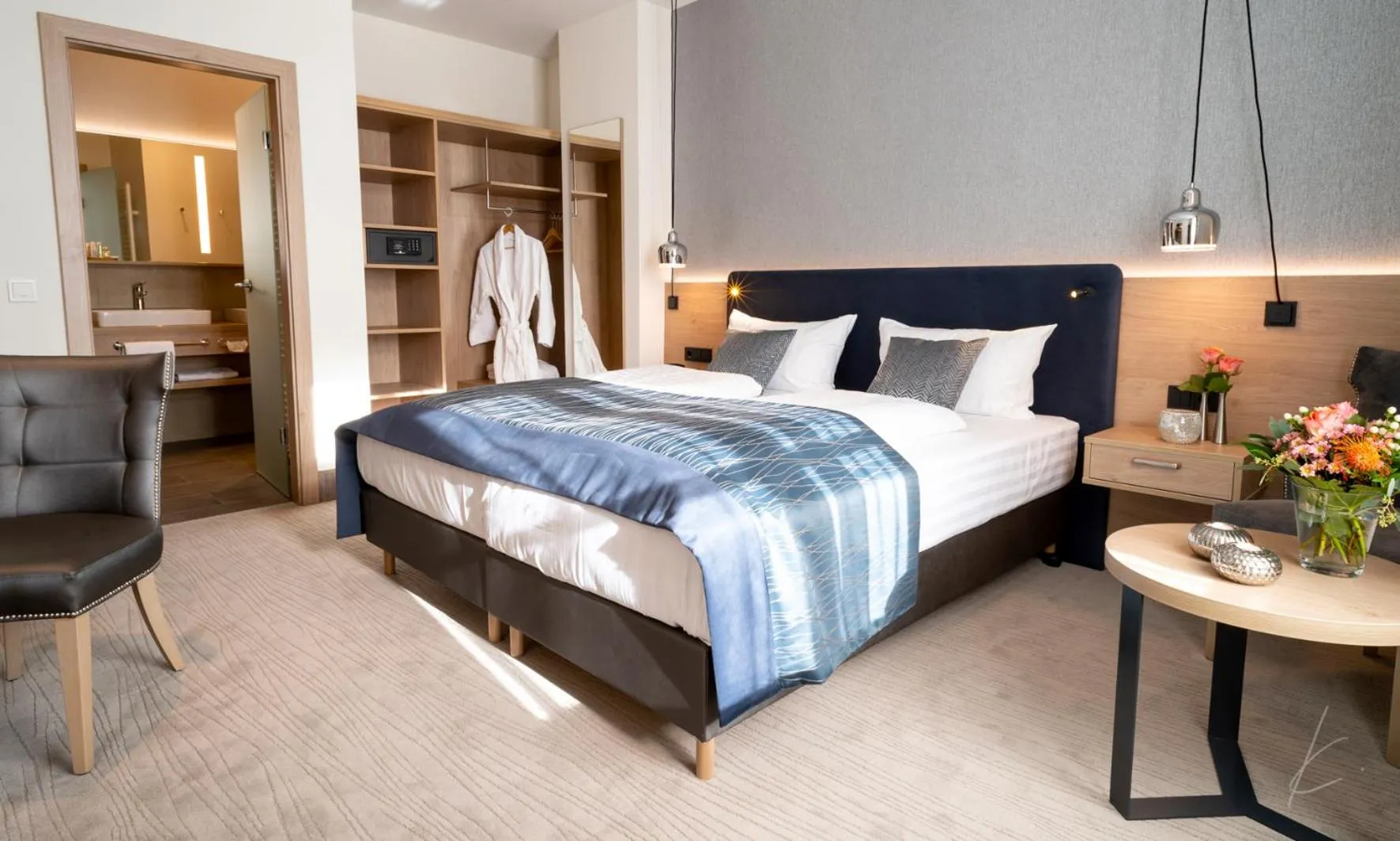 Photo of the whole room, Bed in Romantik Hotel Villa Sayn