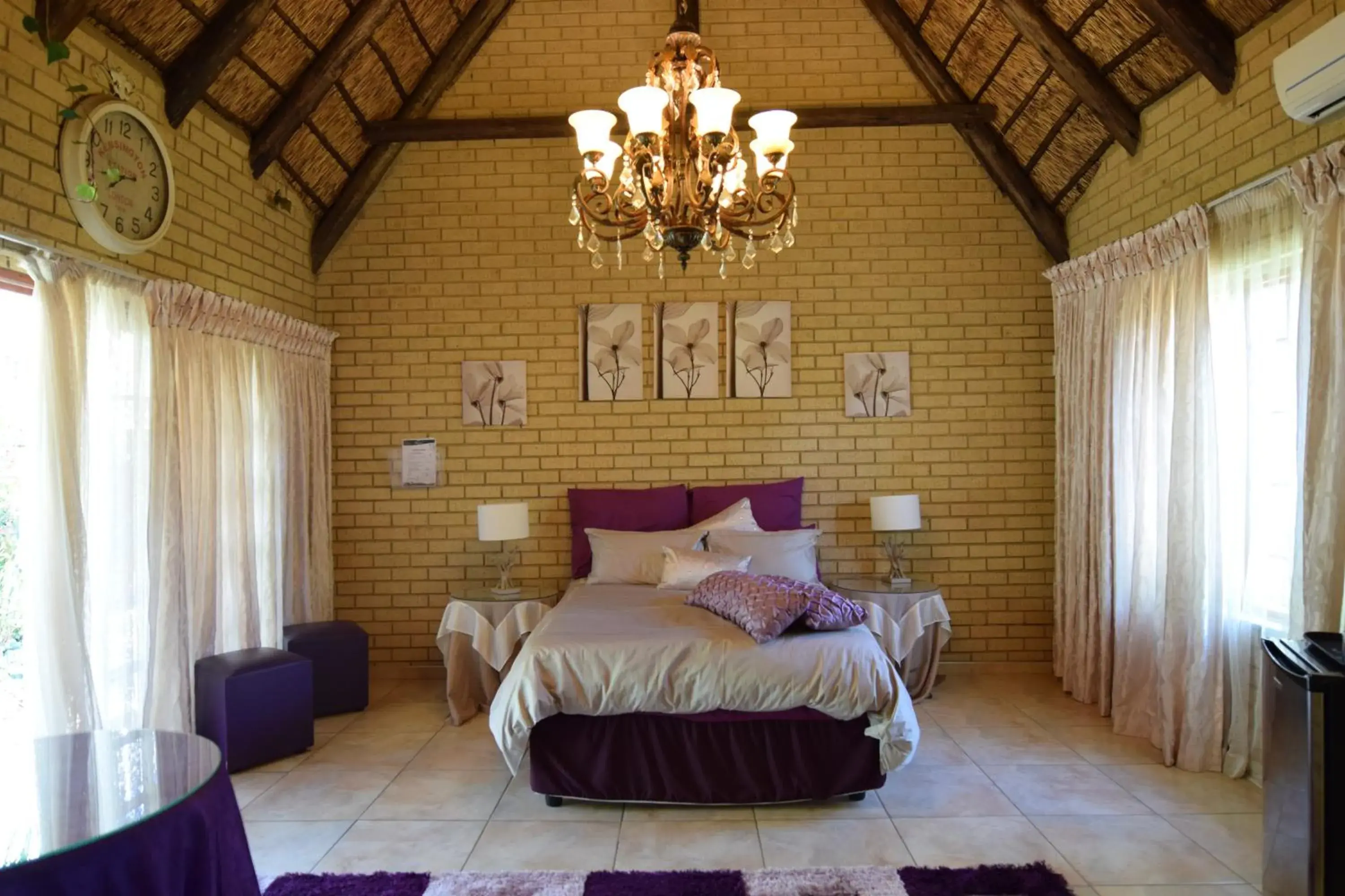 Superior Double Room in Thabong Bed and Breakfast Superior Double Room in Thabong Bed and Breakfast