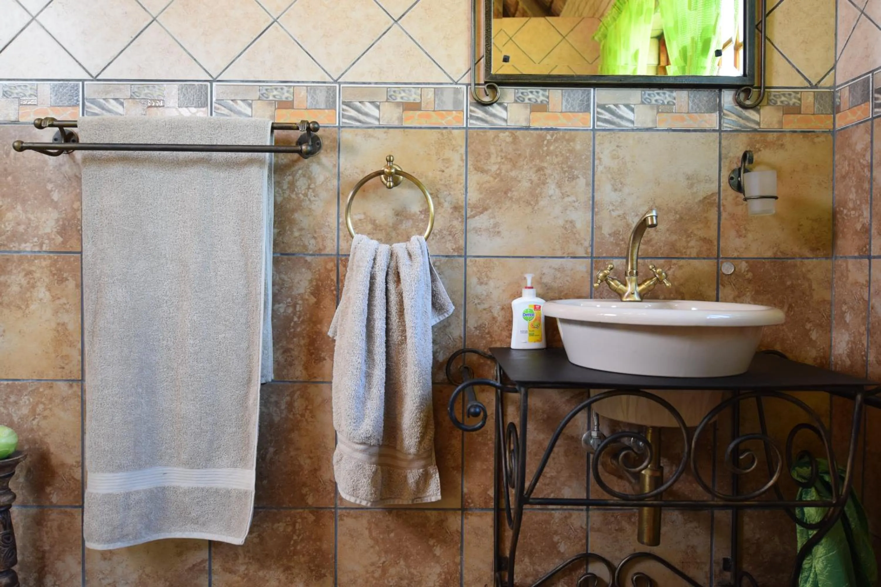 Bathroom in Thabong Bed and Breakfast