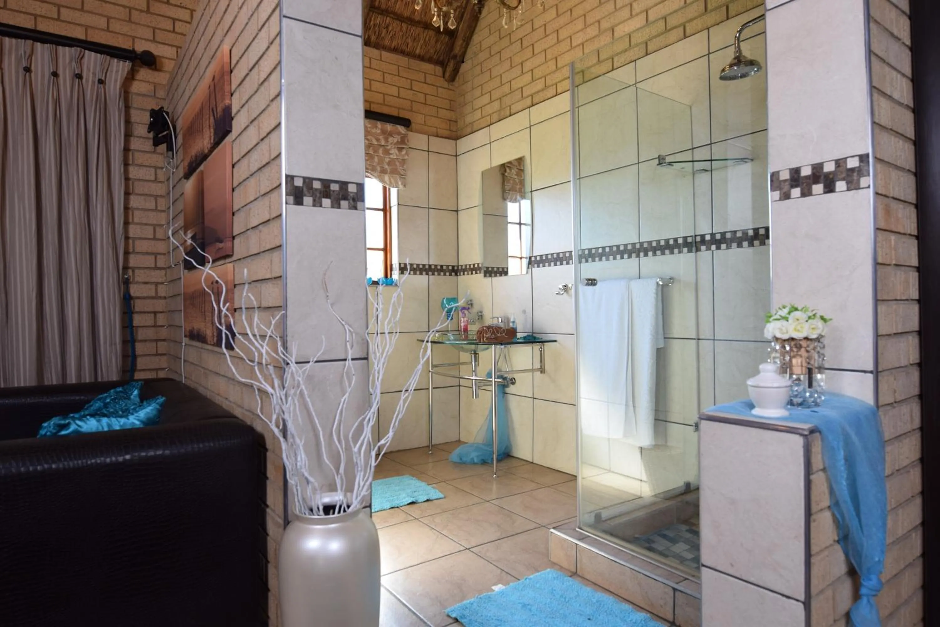 Bathroom in Thabong Bed and Breakfast