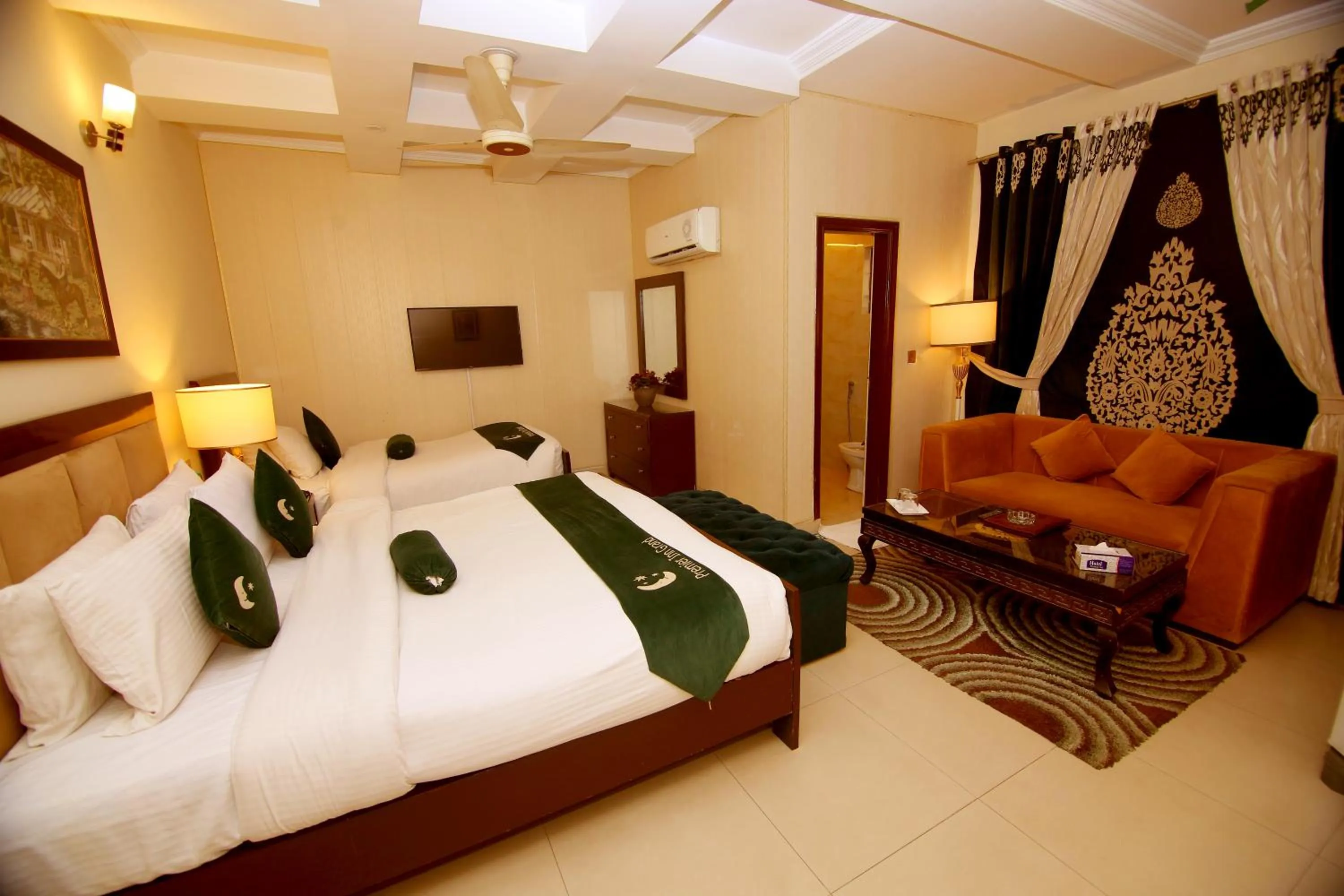 Bedroom, Bed in Premier Inn Grand Gulberg Lahore