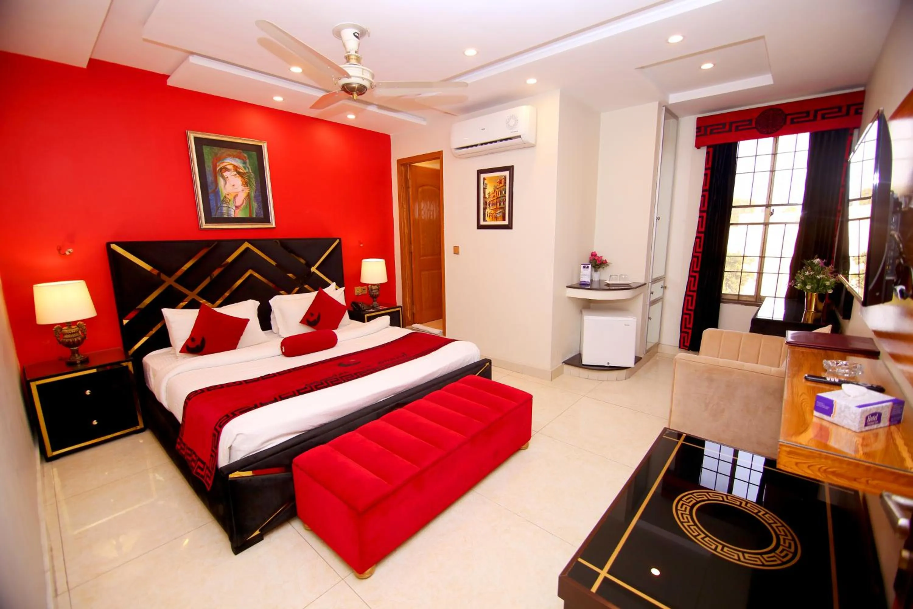 Bedroom, Bed in Premier Inn Grand Gulberg Lahore