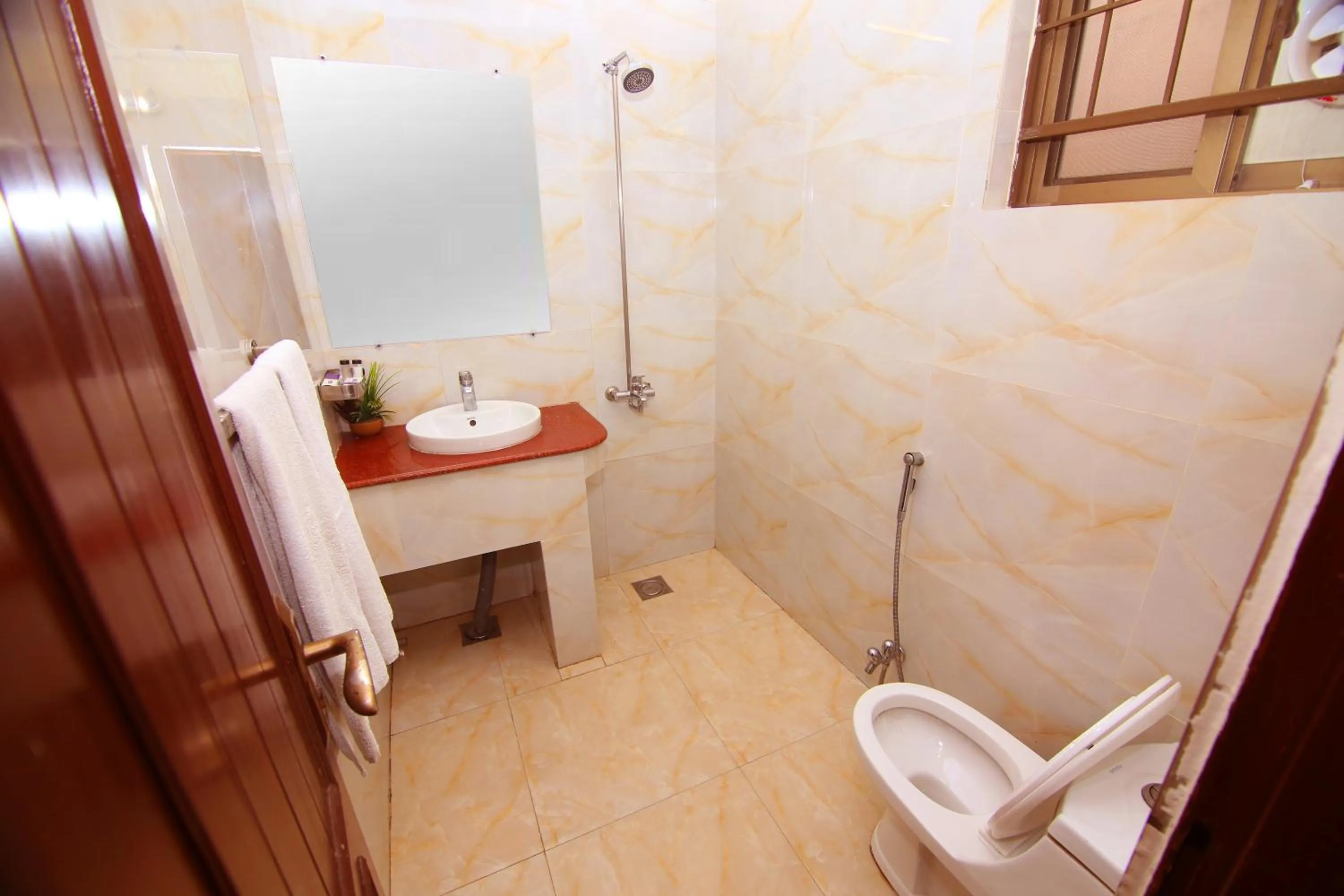 Bathroom in Premier Inn Grand Gulberg Lahore