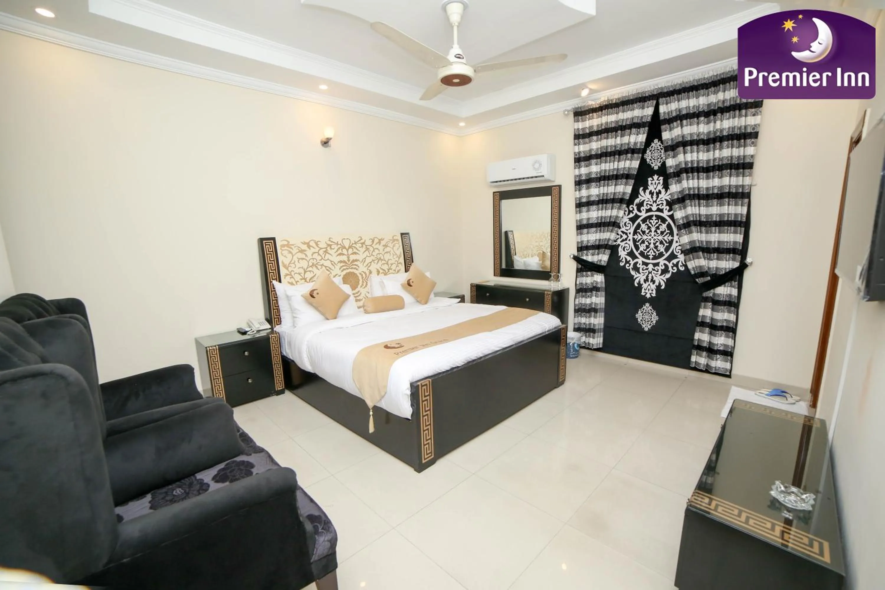 Photo of the whole room, Bed in Premier Inn Grand Gulberg Lahore