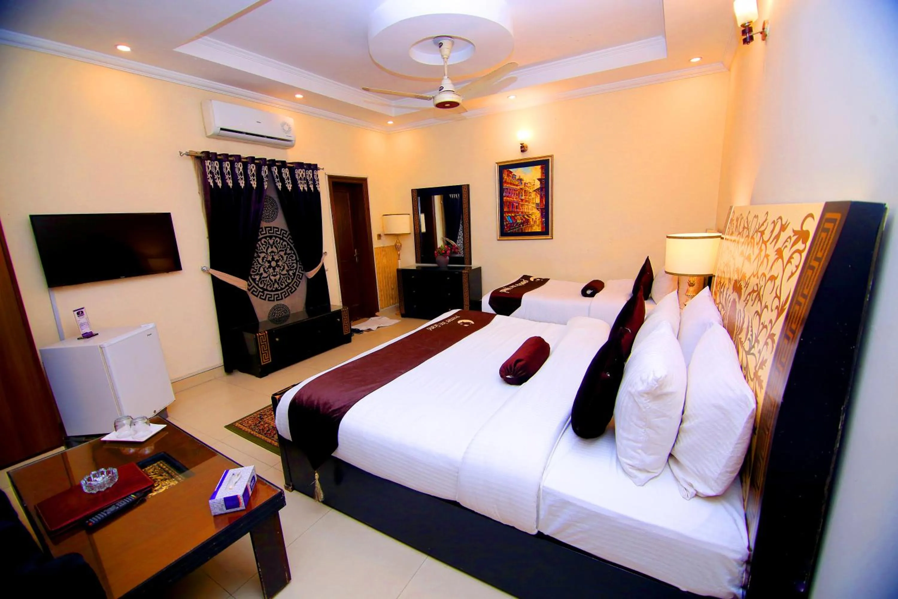 Bedroom, Bed in Premier Inn Grand Gulberg Lahore