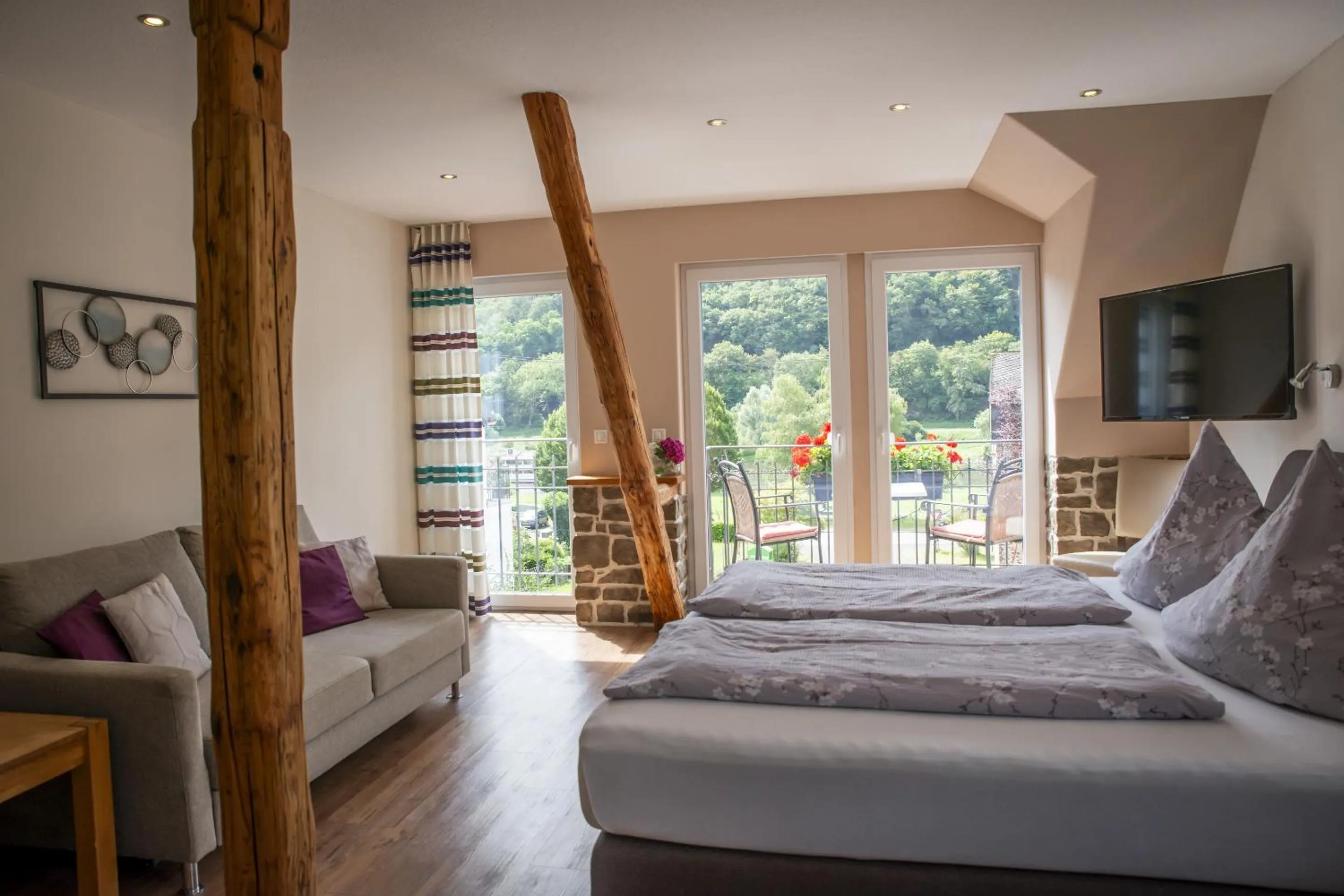 Bedroom, Bed in Landgasthof Winzerscheune