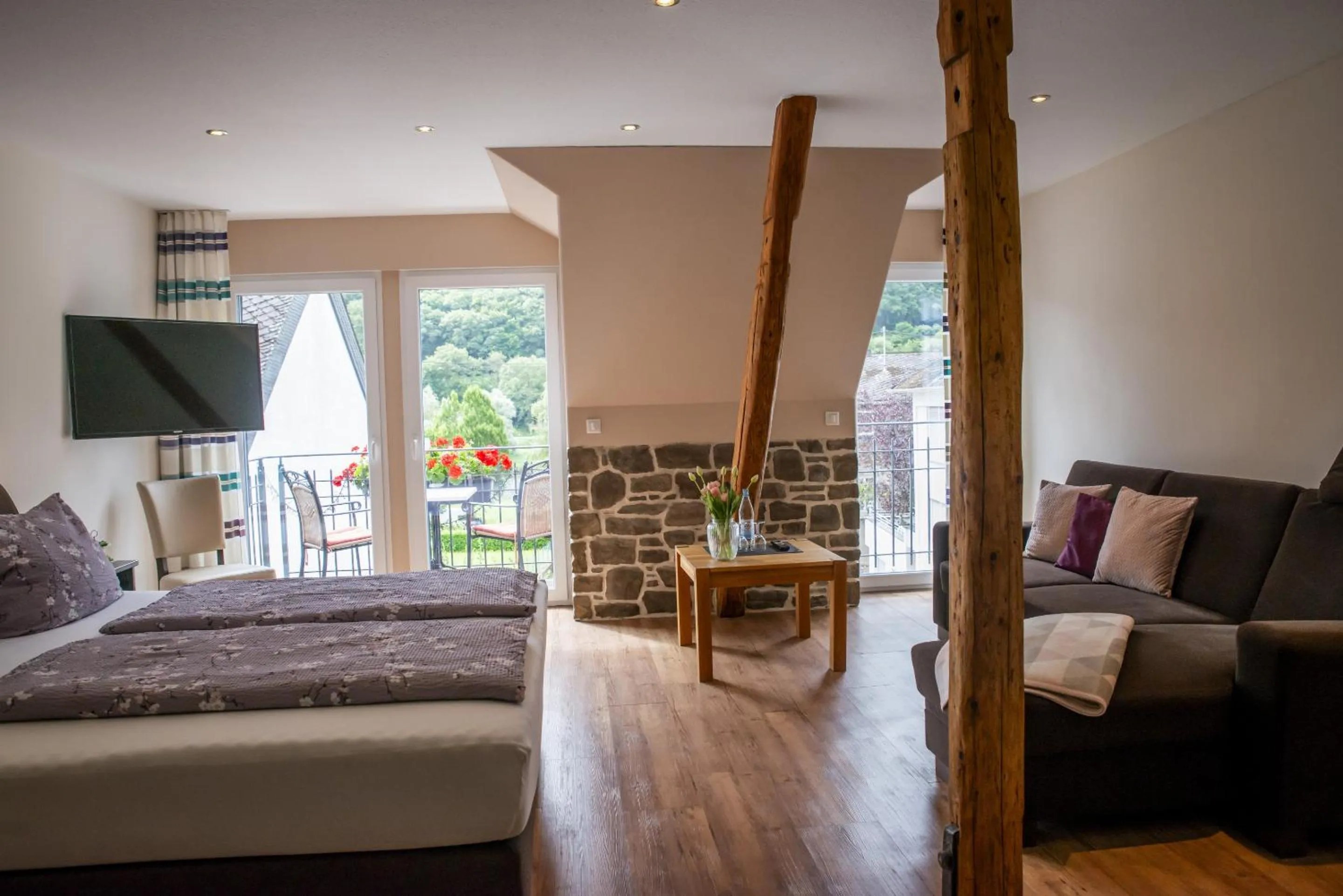 Bedroom, Bed in Landgasthof Winzerscheune